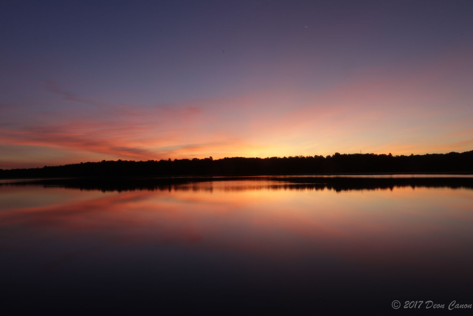 Canon EF-S 10-18mm F4.5–5.6 IS STM sample photo. Early, morning, lake, sunrise photography