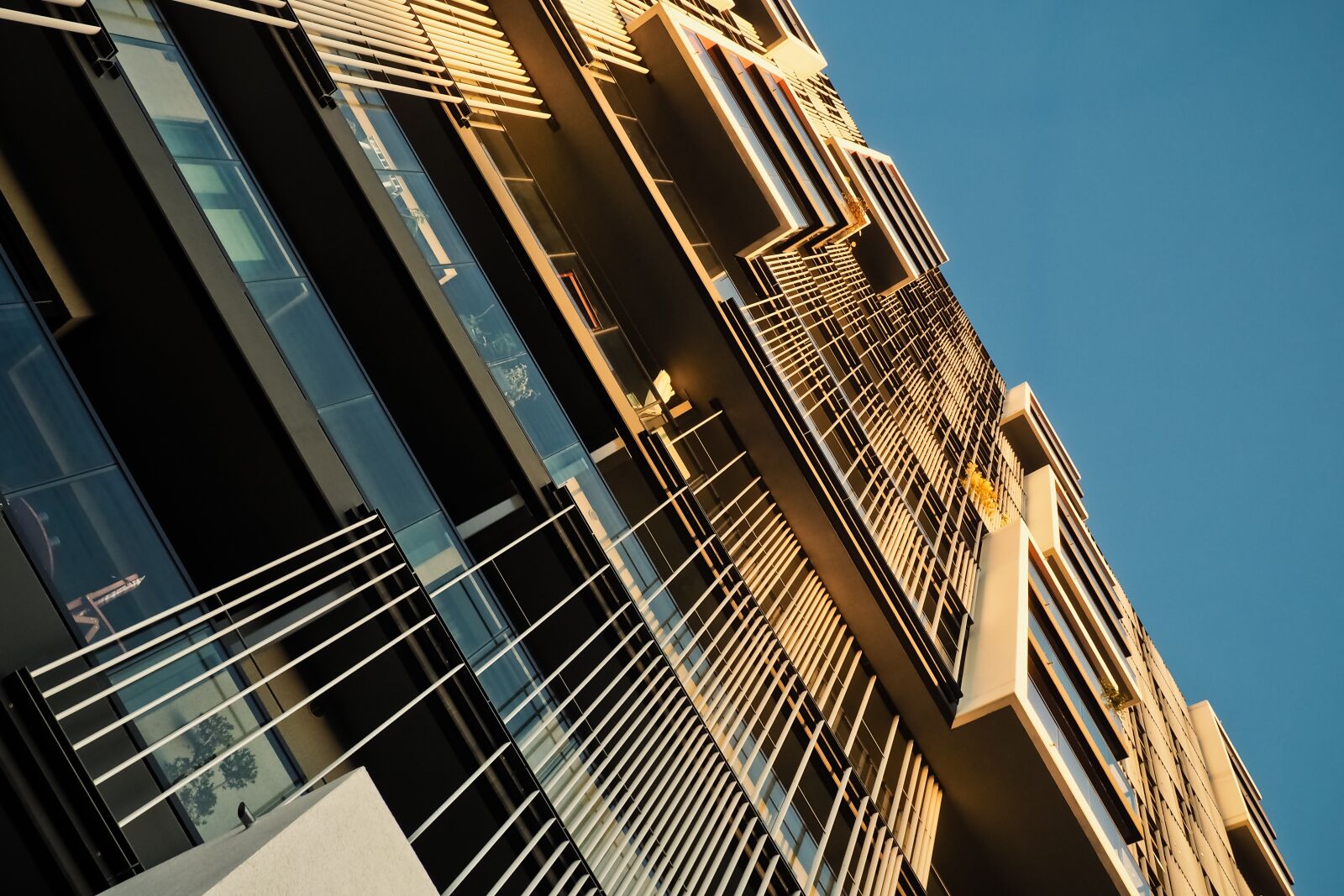 Olympus OM-D E-M10 sample photo. Architecture, modern, building photography