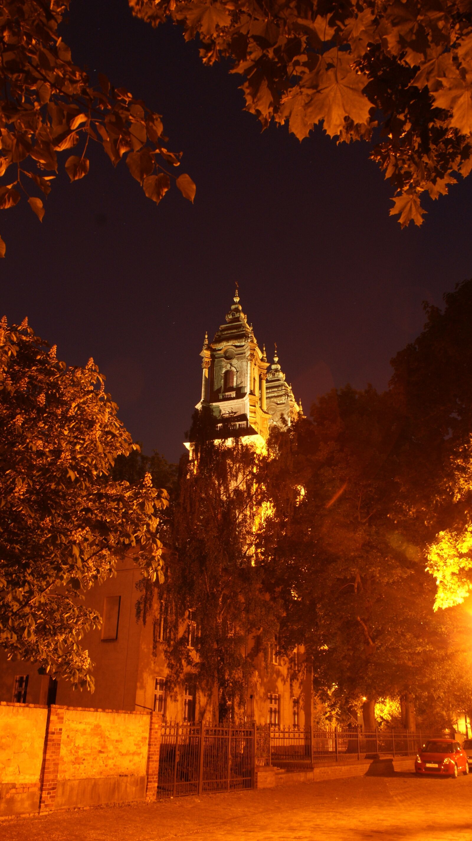 Sony Alpha DSLR-A200 sample photo. Autumn, night, church photography