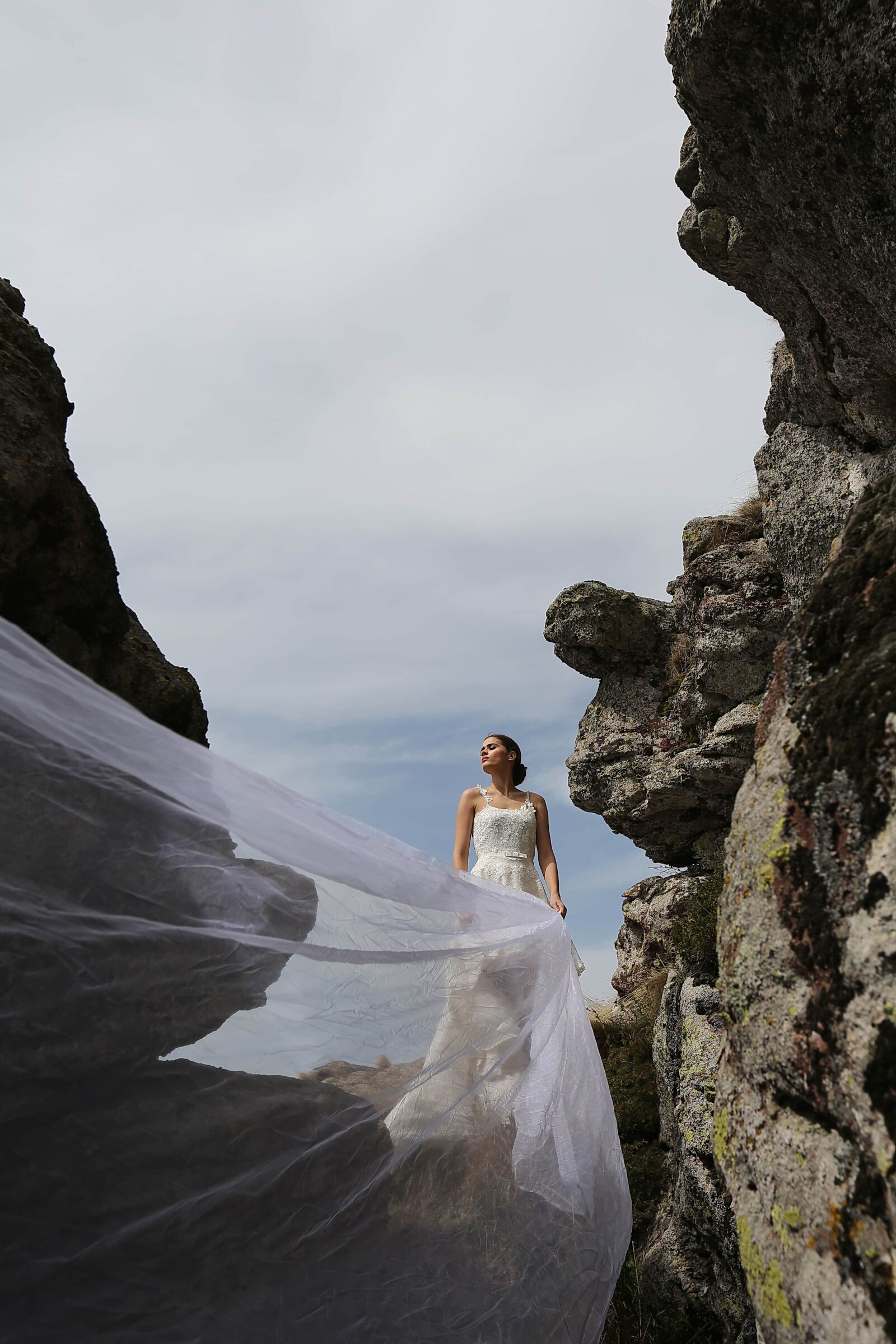 Canon EF 16-35mm F2.8L II USM sample photo. Long, veil, wedding dress photography