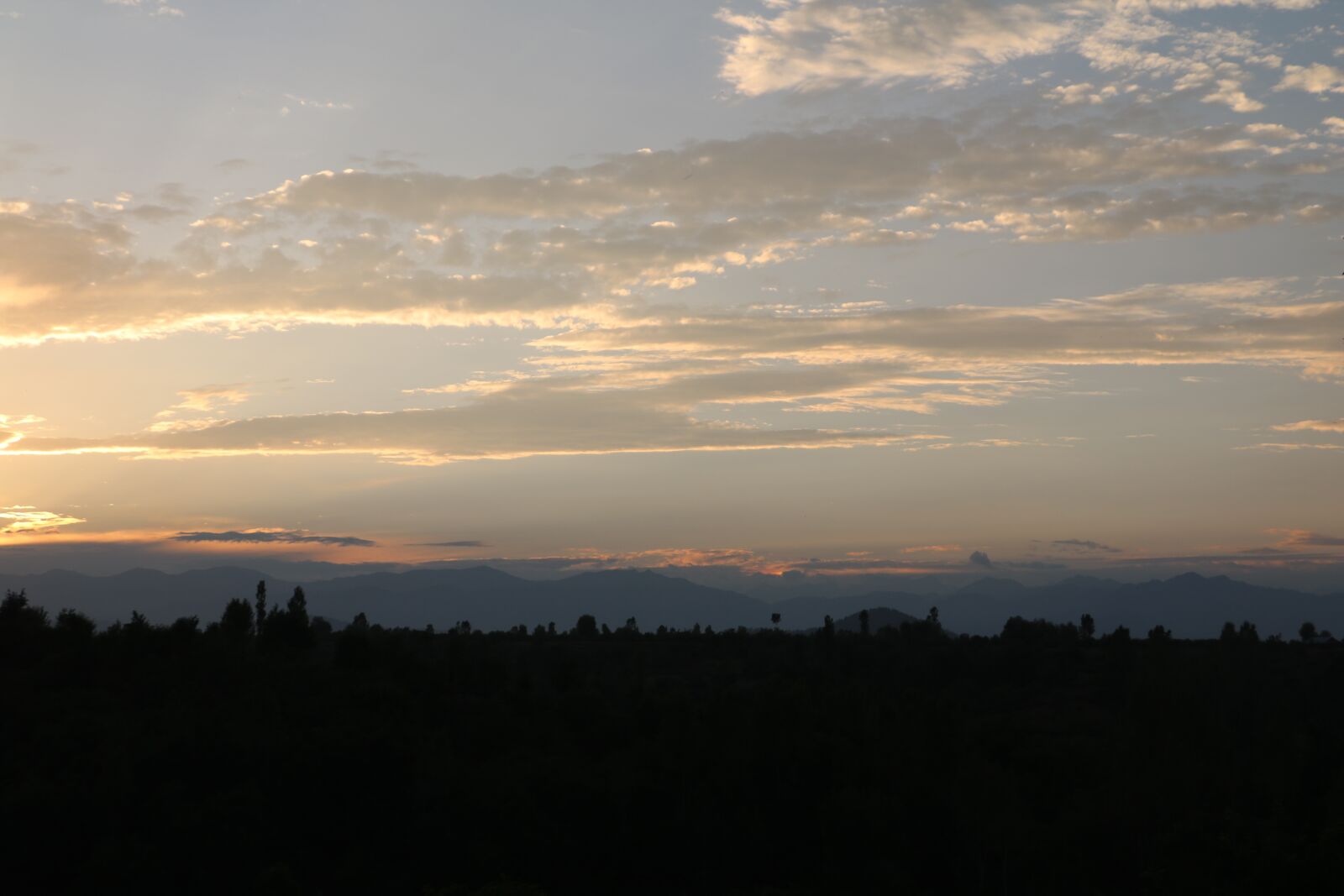 Canon EOS 750D (EOS Rebel T6i / EOS Kiss X8i) sample photo. Suset, nature, clouds photography