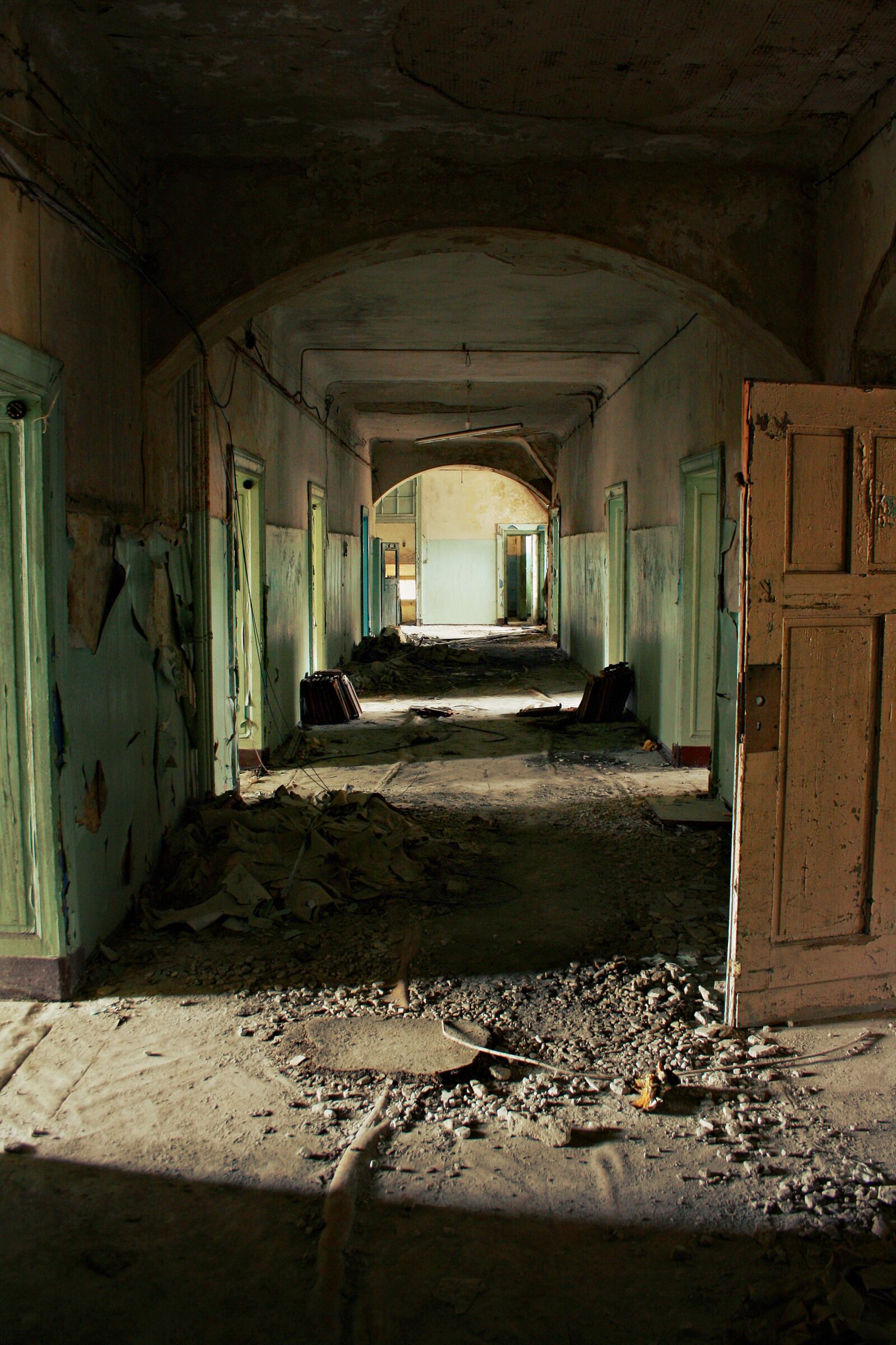Canon EOS 1000D (EOS Digital Rebel XS / EOS Kiss F) sample photo. Architecture, within, room photography
