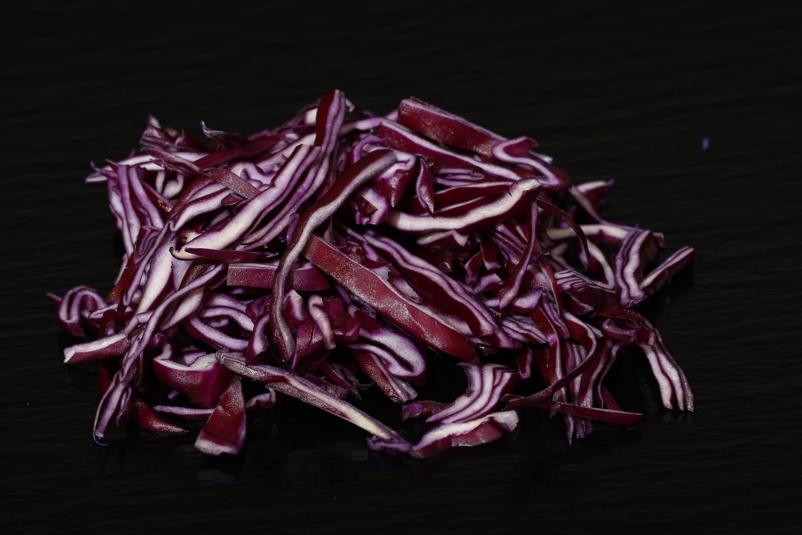 Canon EOS-1D Mark III sample photo. Red cabbage, cabbage, vegetable photography