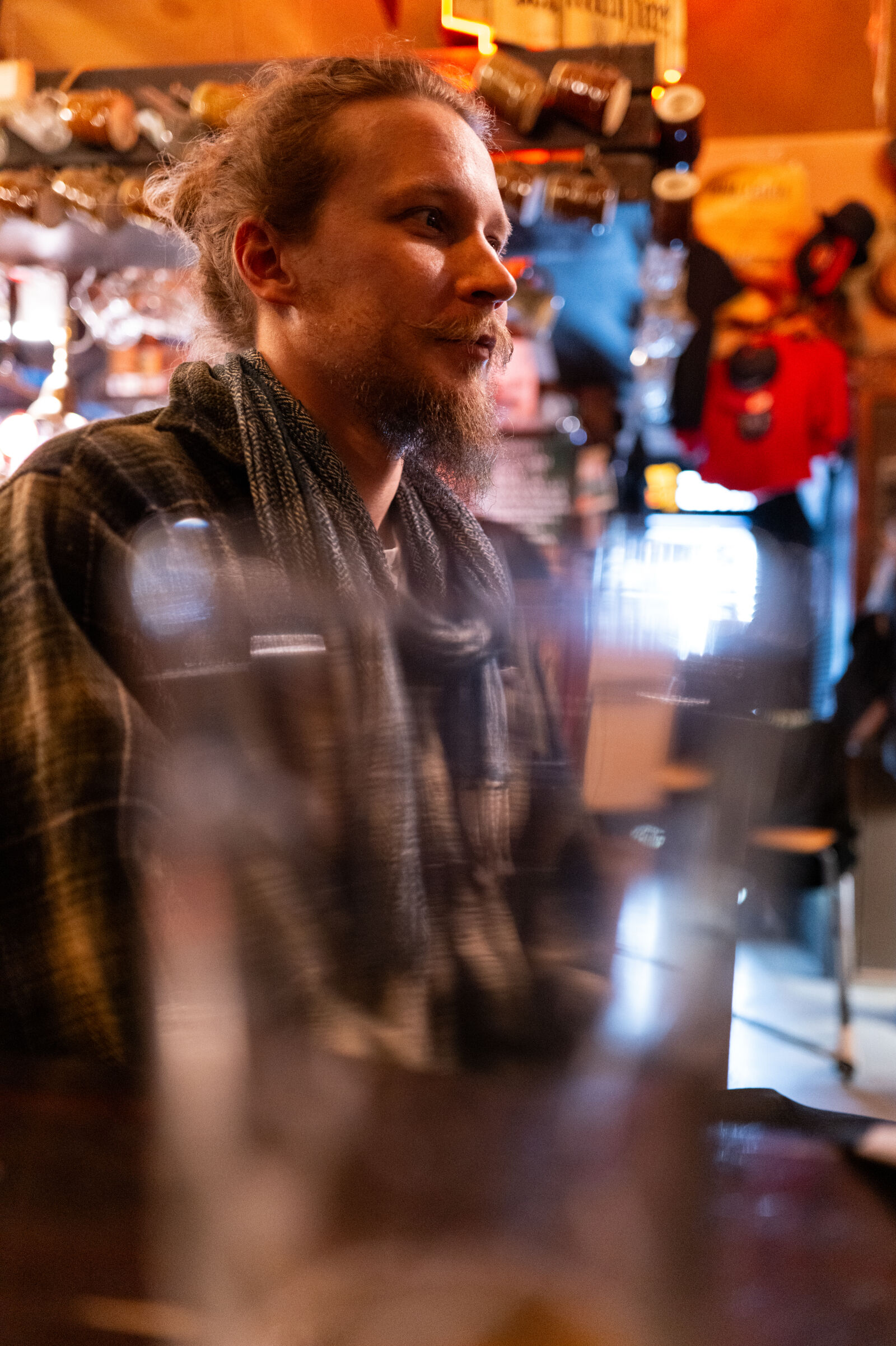 Leica Q3 sample photo. Bar talk photography
