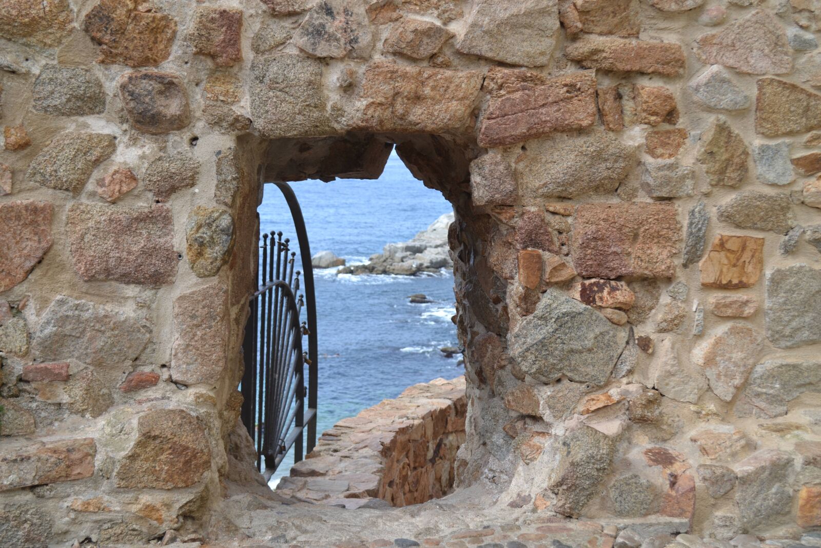 Nikon D3100 sample photo. Sea, architecture, costa photography