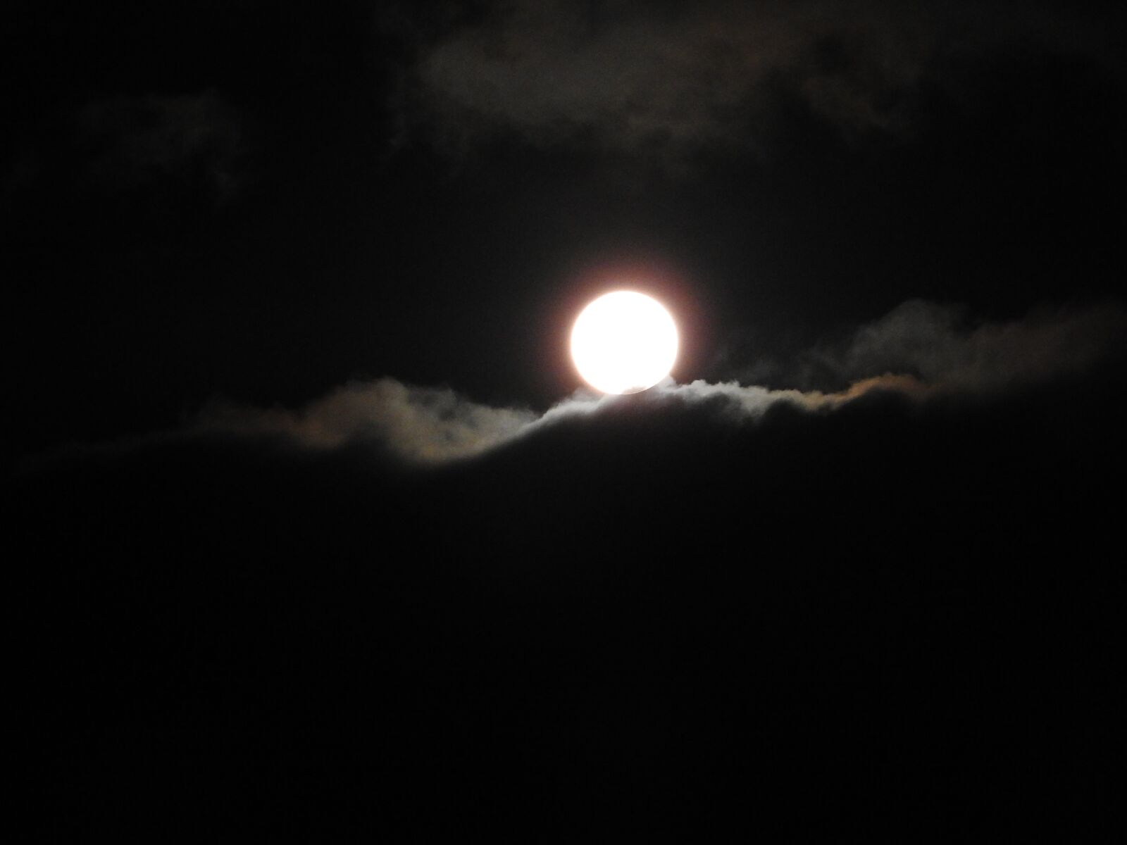 Nikon Coolpix P610 sample photo. Moon, clouds, sky photography