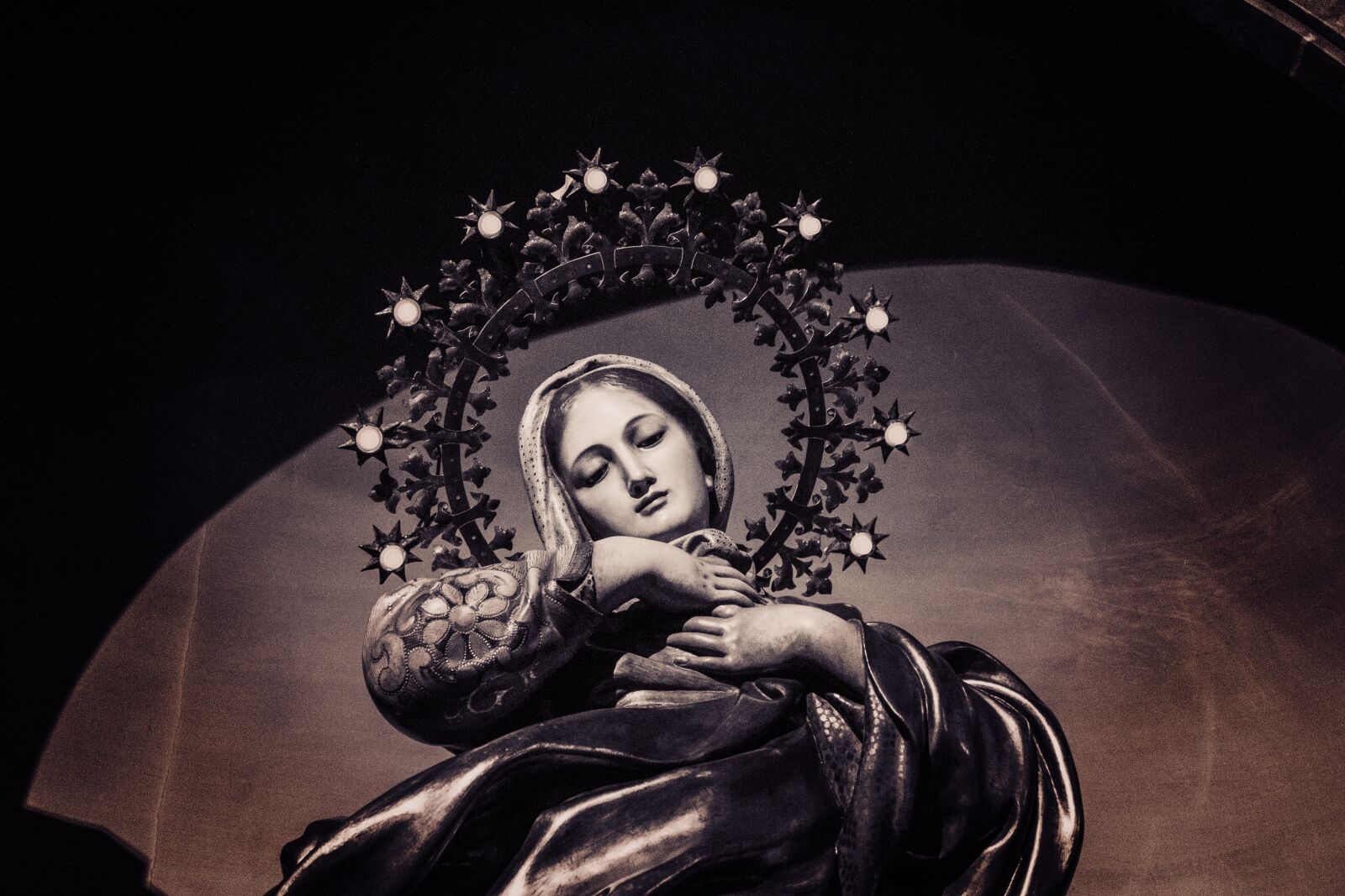 Canon EOS 1200D (EOS Rebel T5 / EOS Kiss X70 / EOS Hi) sample photo. Virgin mary, st, church photography