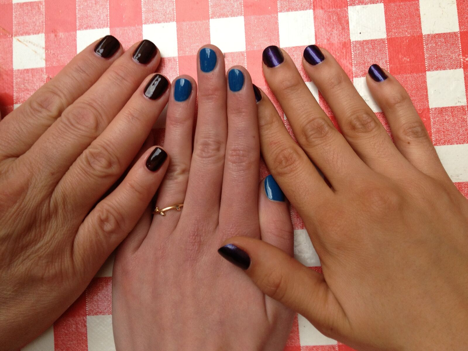 Apple iPhone 4S sample photo. Family, nails, toghether photography