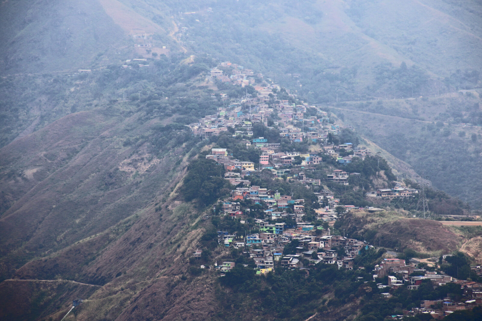 Canon EOS 7D Mark II sample photo. City, colorful, hill, homes photography