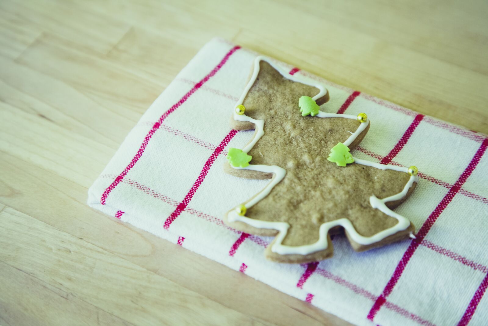 Canon EOS 5D sample photo. Christmas tree, cookie, christmas photography