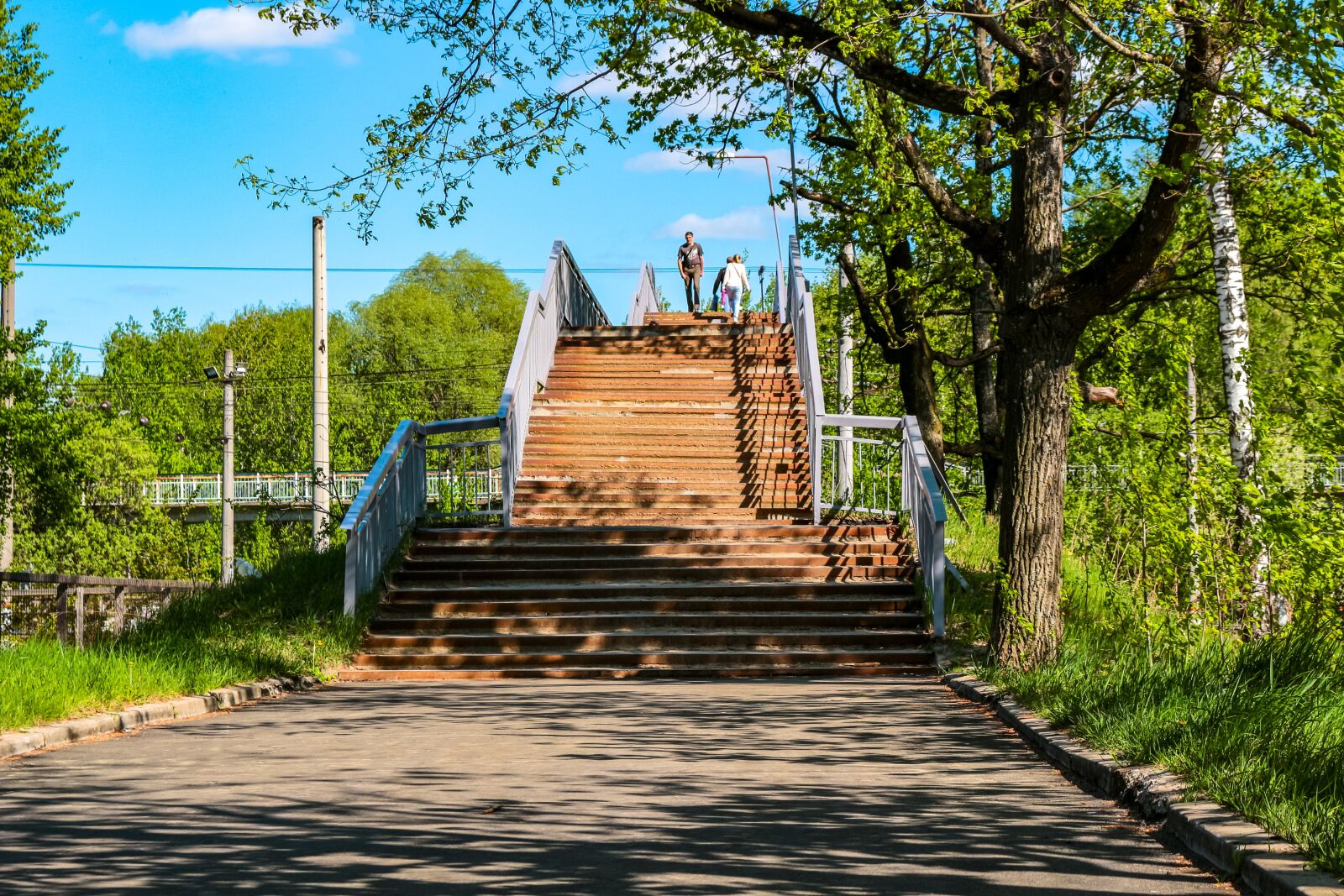 Canon EOS 100D (EOS Rebel SL1 / EOS Kiss X7) sample photo. Transition, pedestrian, overhead photography