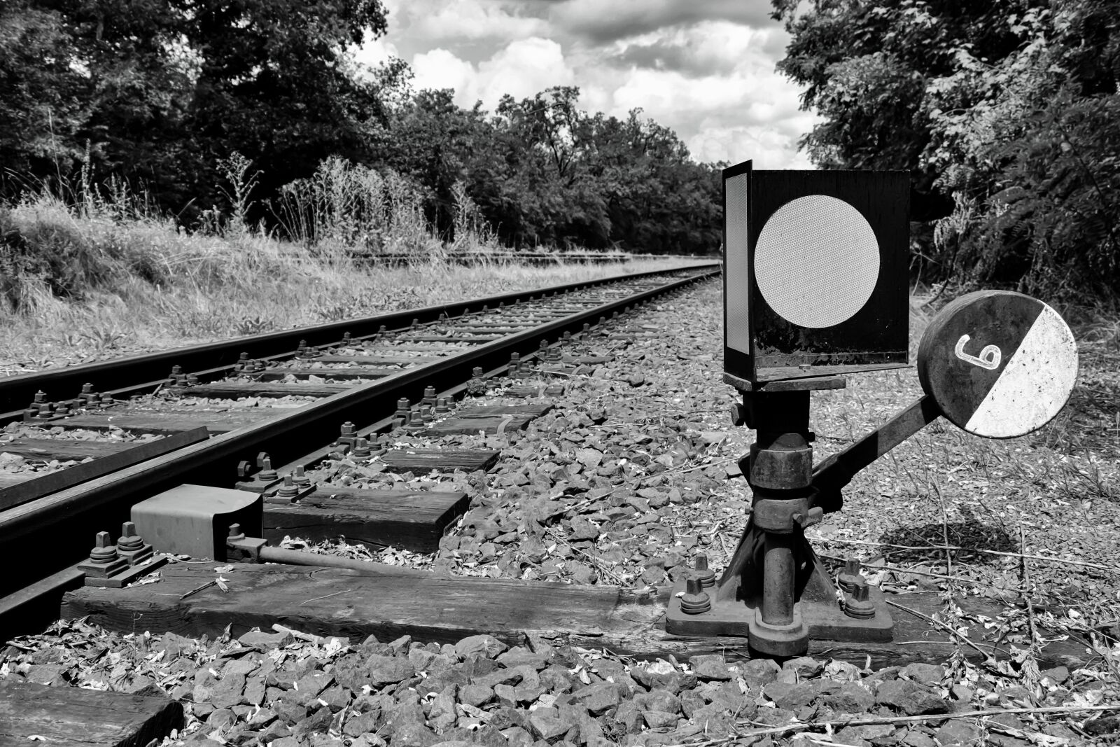 Canon EOS 700D (EOS Rebel T5i / EOS Kiss X7i) sample photo. Railway line, soft, railway photography