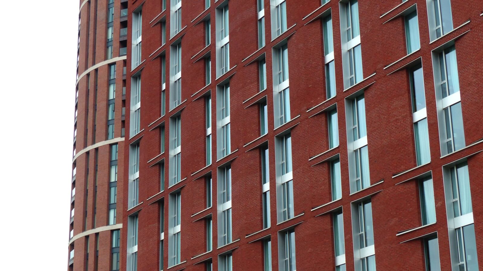 Panasonic Lumix DMC-FZ200 sample photo. Building, pattern, geometric photography