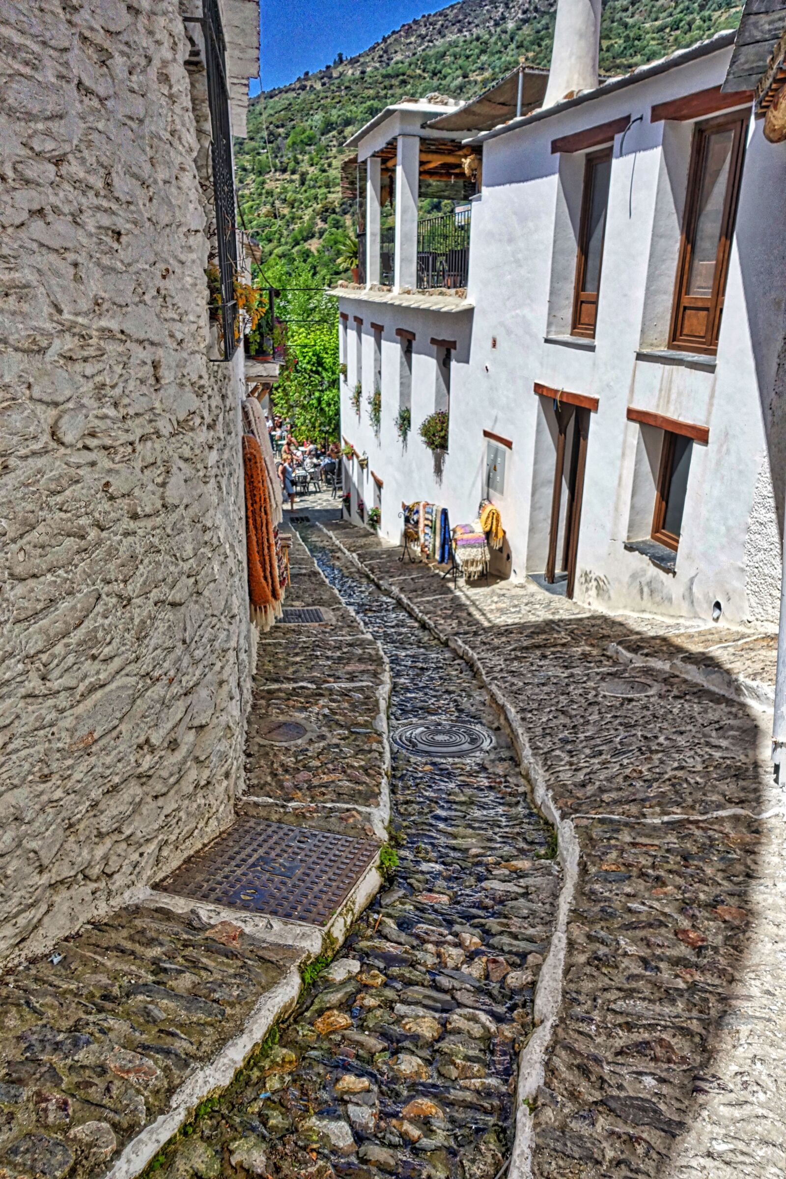 Sony Cyber-shot DSC-RX100 III sample photo. Alley, cobblestone, design photography