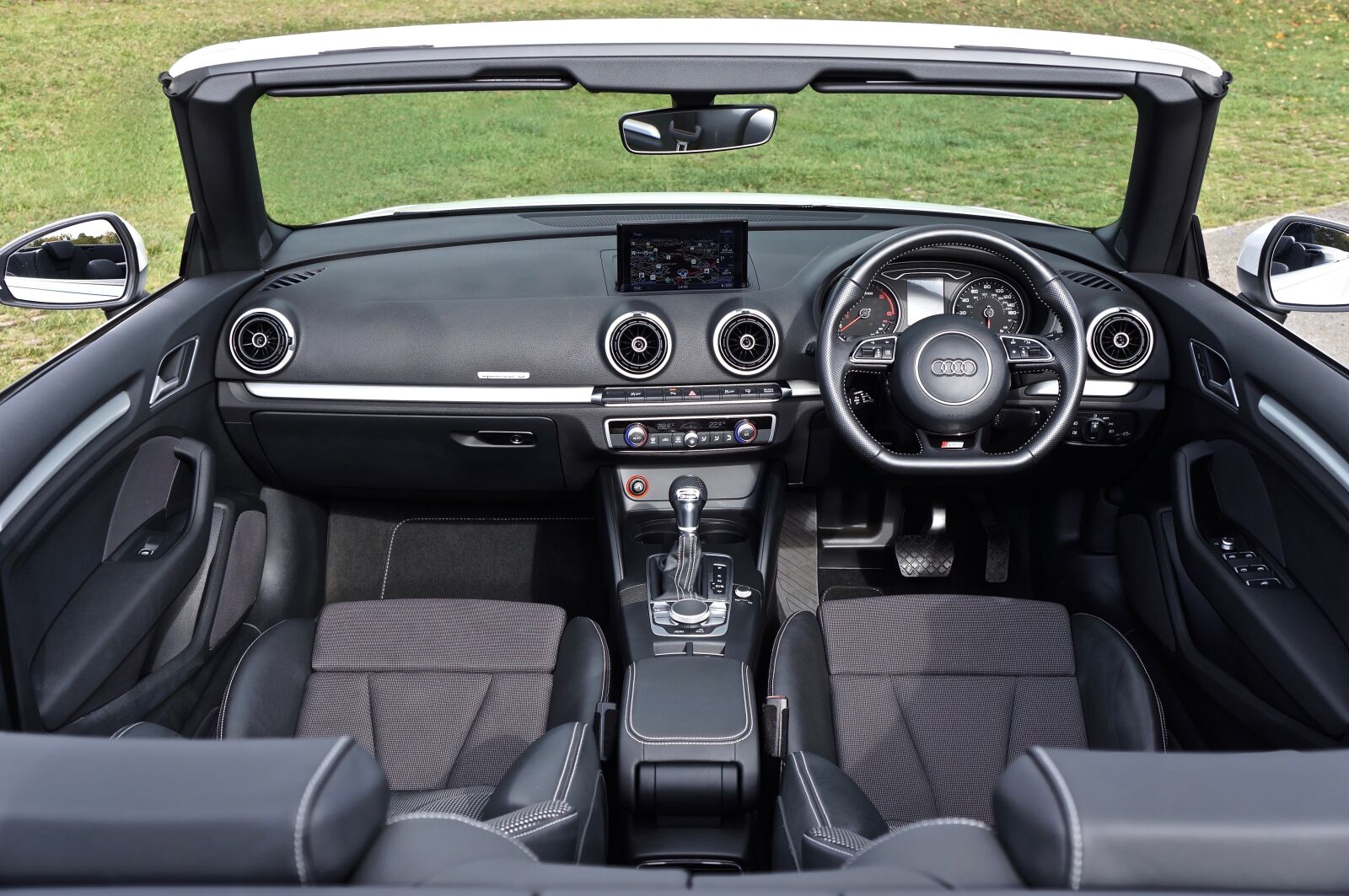 Sony Alpha NEX-5N sample photo. Car, interior, vehicle photography