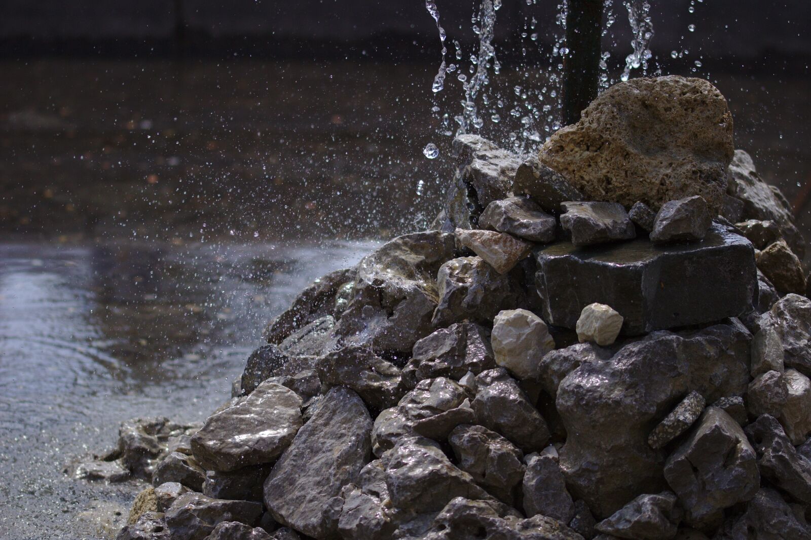 Canon EOS 600D (Rebel EOS T3i / EOS Kiss X5) sample photo. Drip, water, wet photography