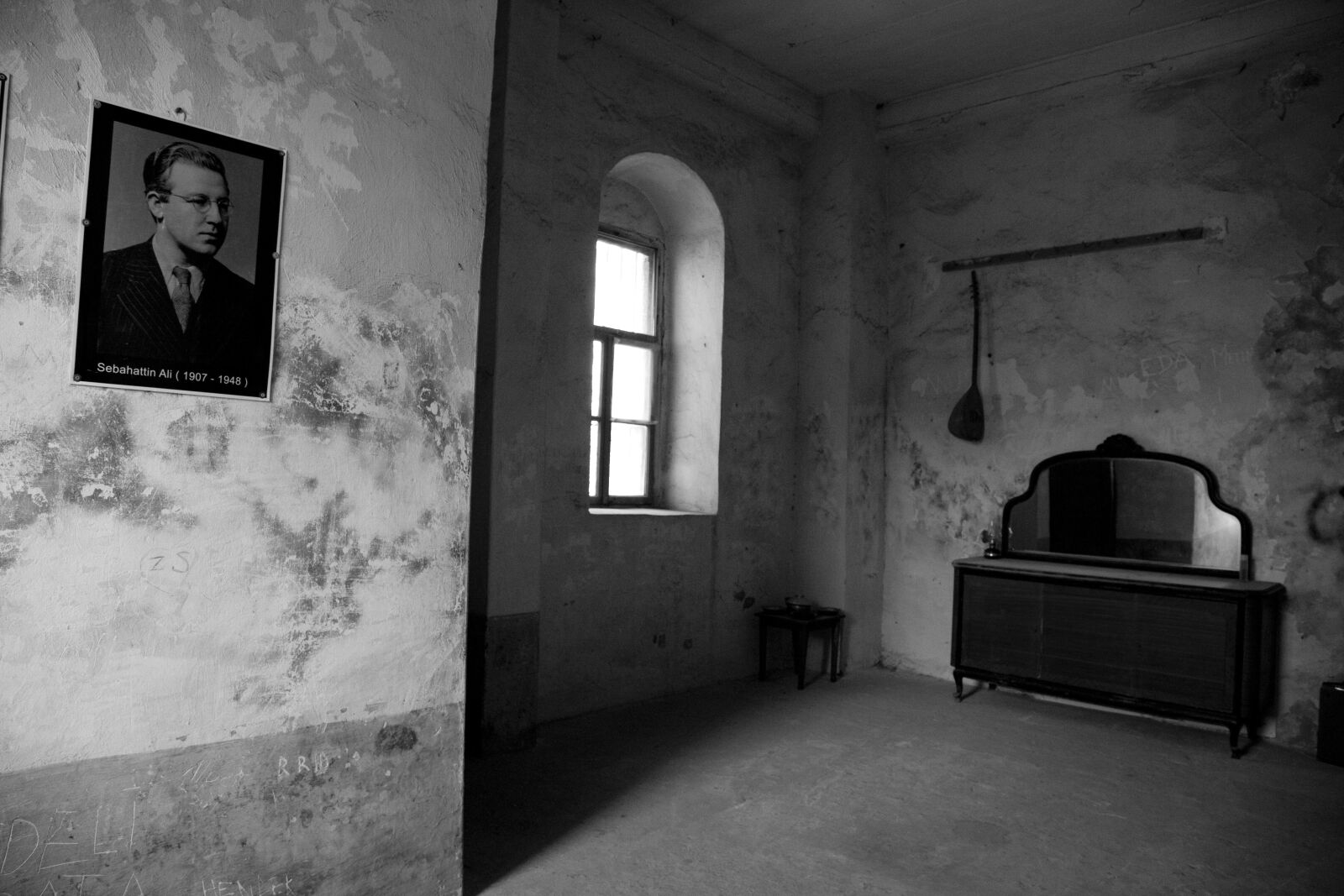 Canon EOS 5D sample photo. Room, cell, in the photography
