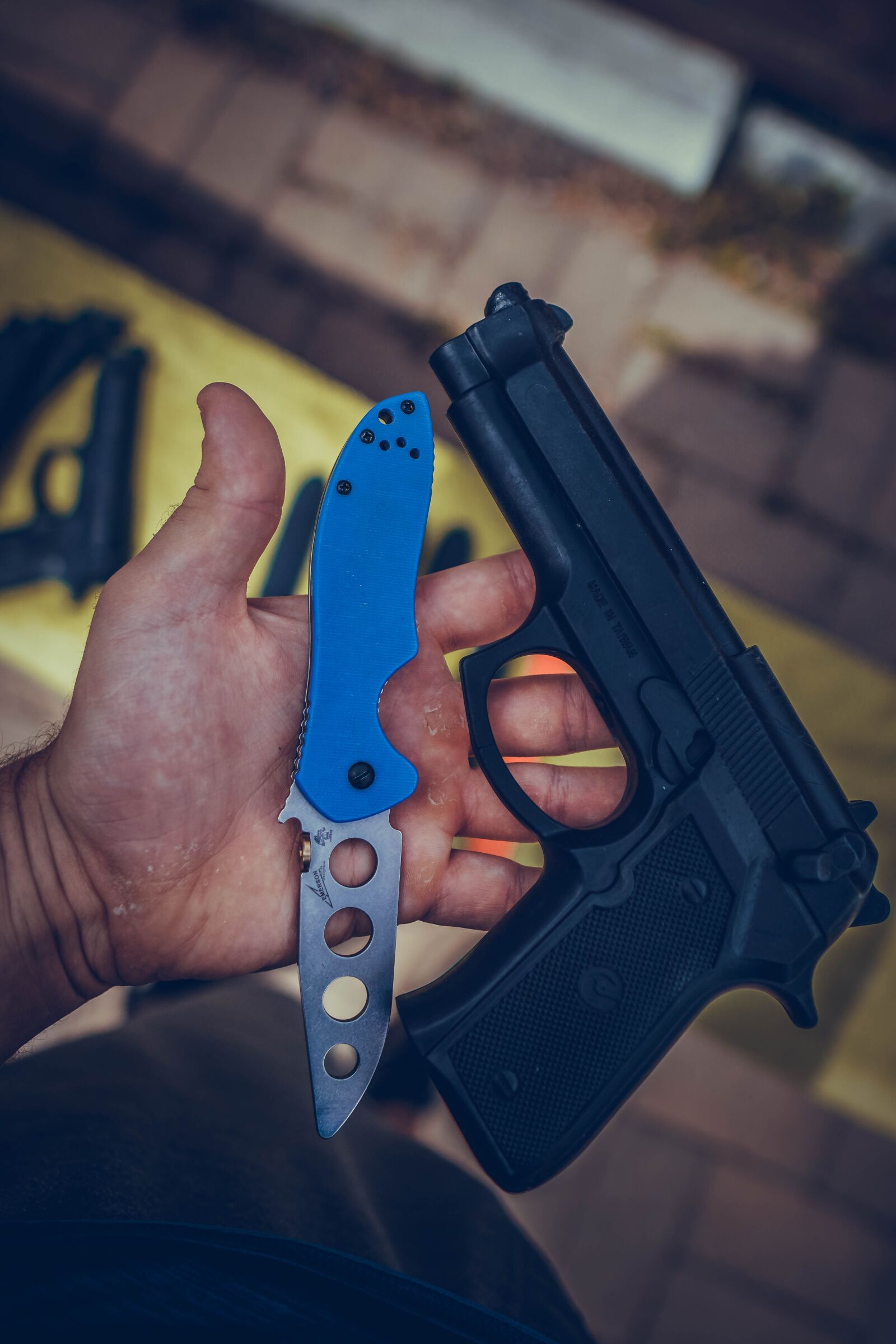 Sony a6400 + Sigma 16mm F1.4 DC DN | C sample photo. Bushcraft, forest, blade photography