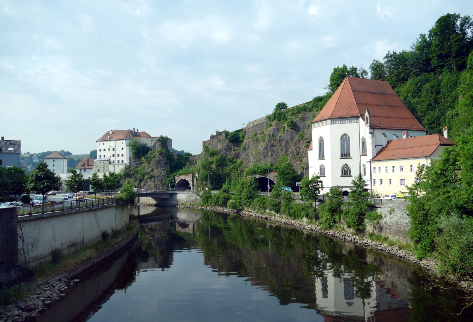 Panasonic Lumix DMC-FZ1000 sample photo. Passau, bavaria, historic center photography