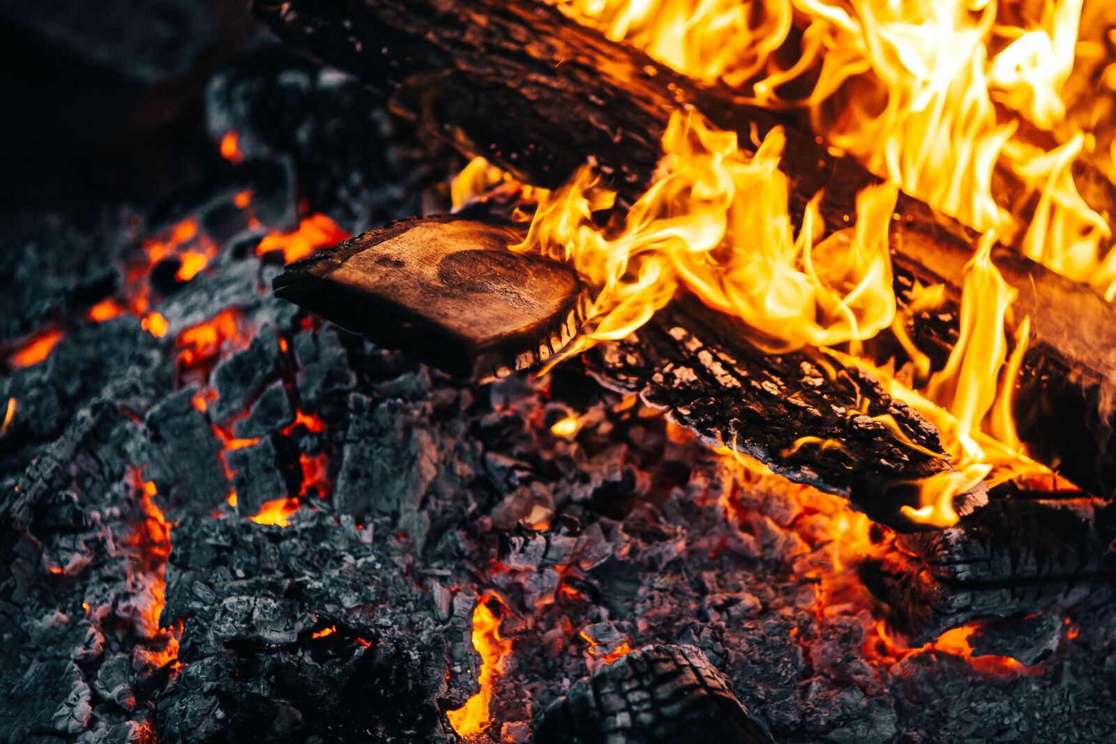 Canon EOS 6D sample photo. Fire, an outbreak of photography