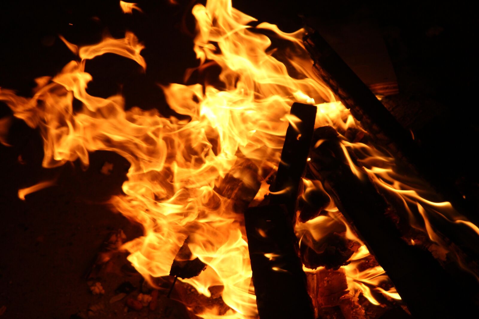 Canon EOS 1200D (EOS Rebel T5 / EOS Kiss X70 / EOS Hi) sample photo. Fire, ?, flame photography