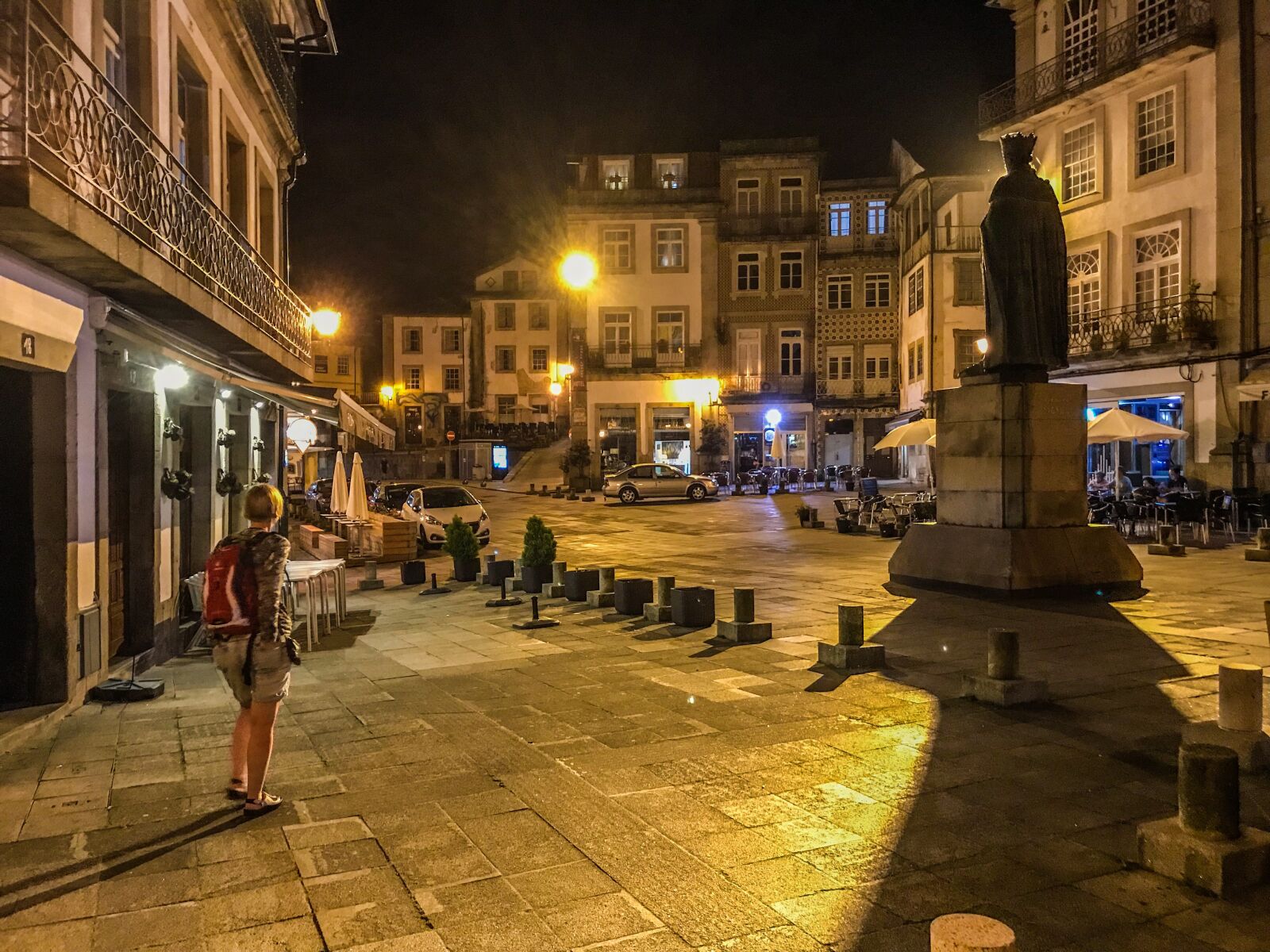 iPhone 7 back camera 3.99mm f/1.8 sample photo. Portugal, city, night photography