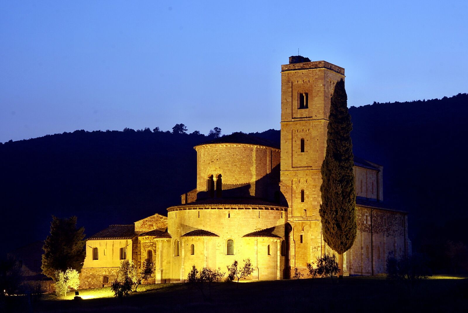 Canon EOS 30D sample photo. Tuscany, blue hour, italy photography