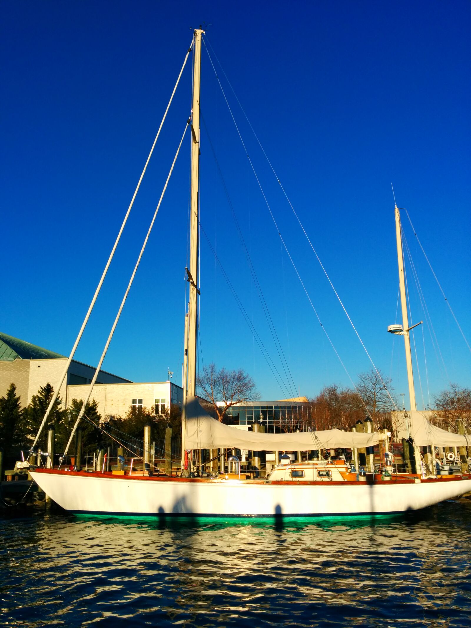 LG Nexus 5 sample photo. Boat photography