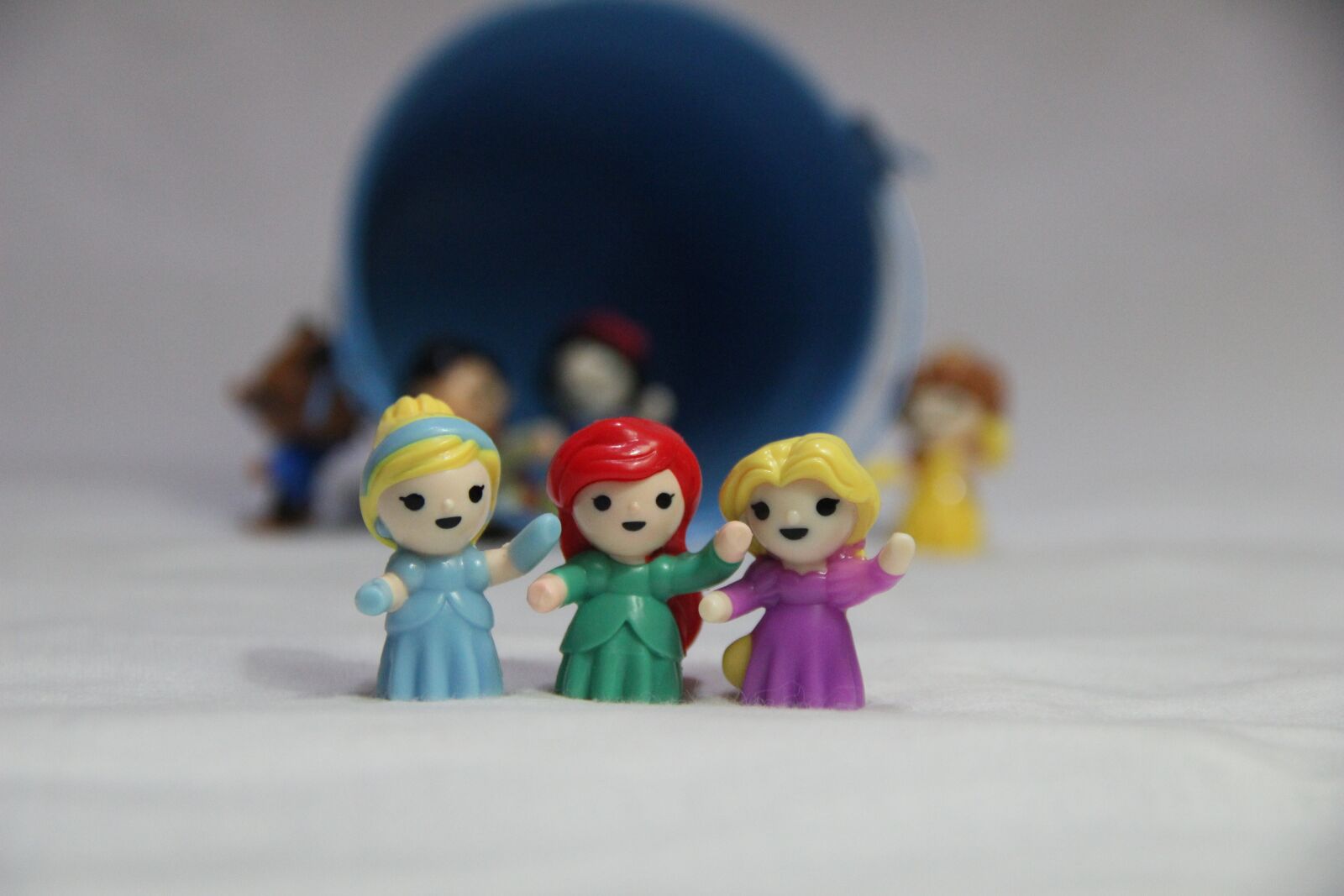 Canon EOS 600D (Rebel EOS T3i / EOS Kiss X5) sample photo. Disney, girls, toys photography