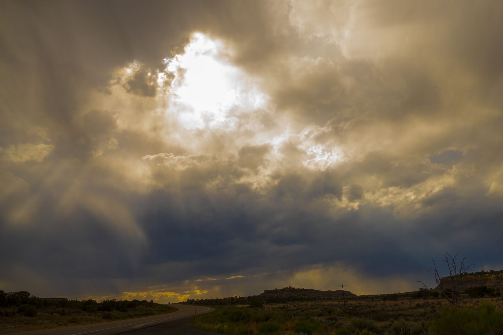Panasonic Lumix DMC-FZ1000 sample photo. Clouds, desert, rain photography