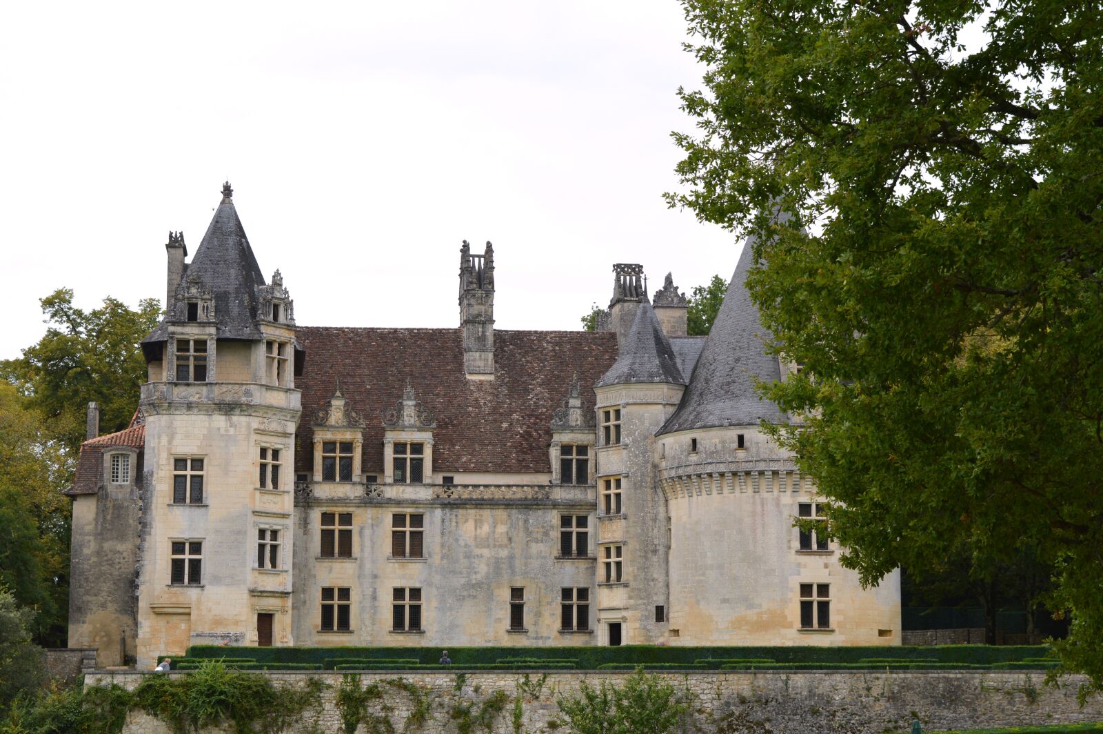 Nikon D3200 sample photo. Castle of puyguilhem, castle photography