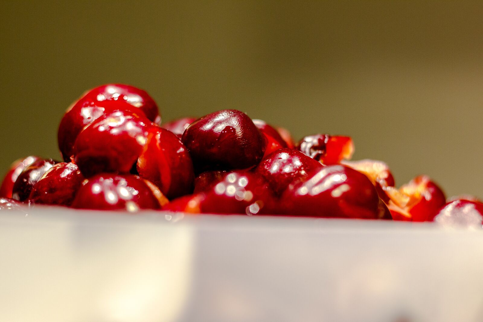 Canon EOS 550D (EOS Rebel T2i / EOS Kiss X4) sample photo. Cherry, fruit, red photography