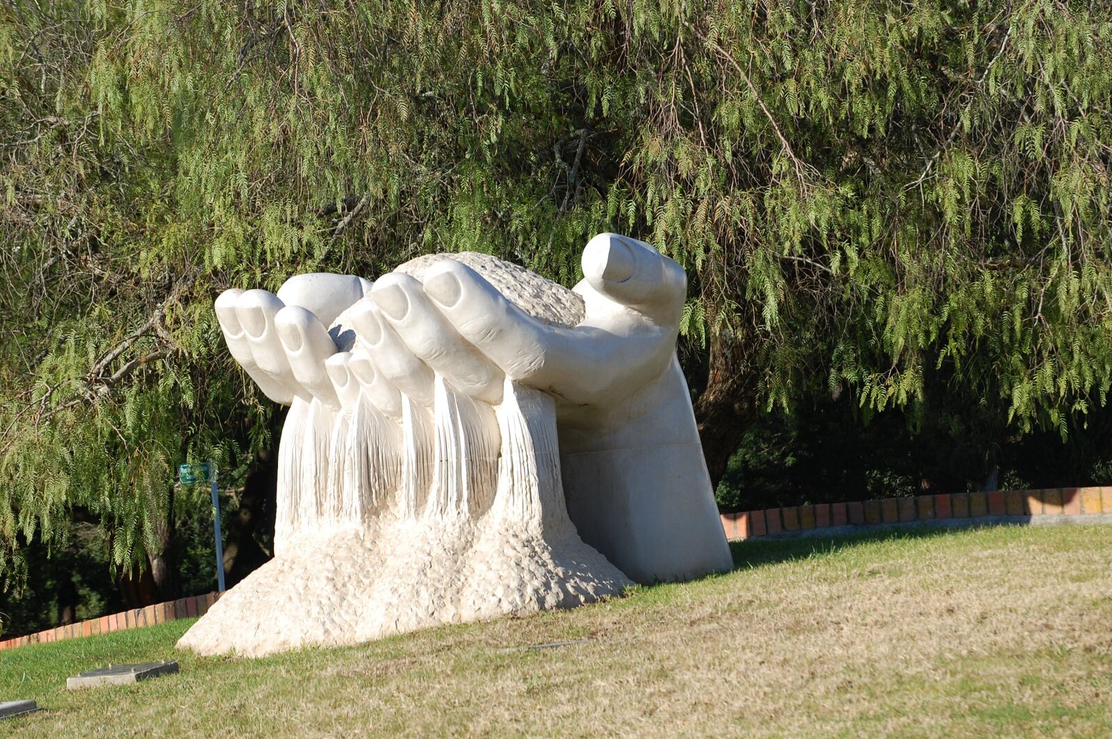 Nikon D40 sample photo. Hands, sculpture, cereals photography