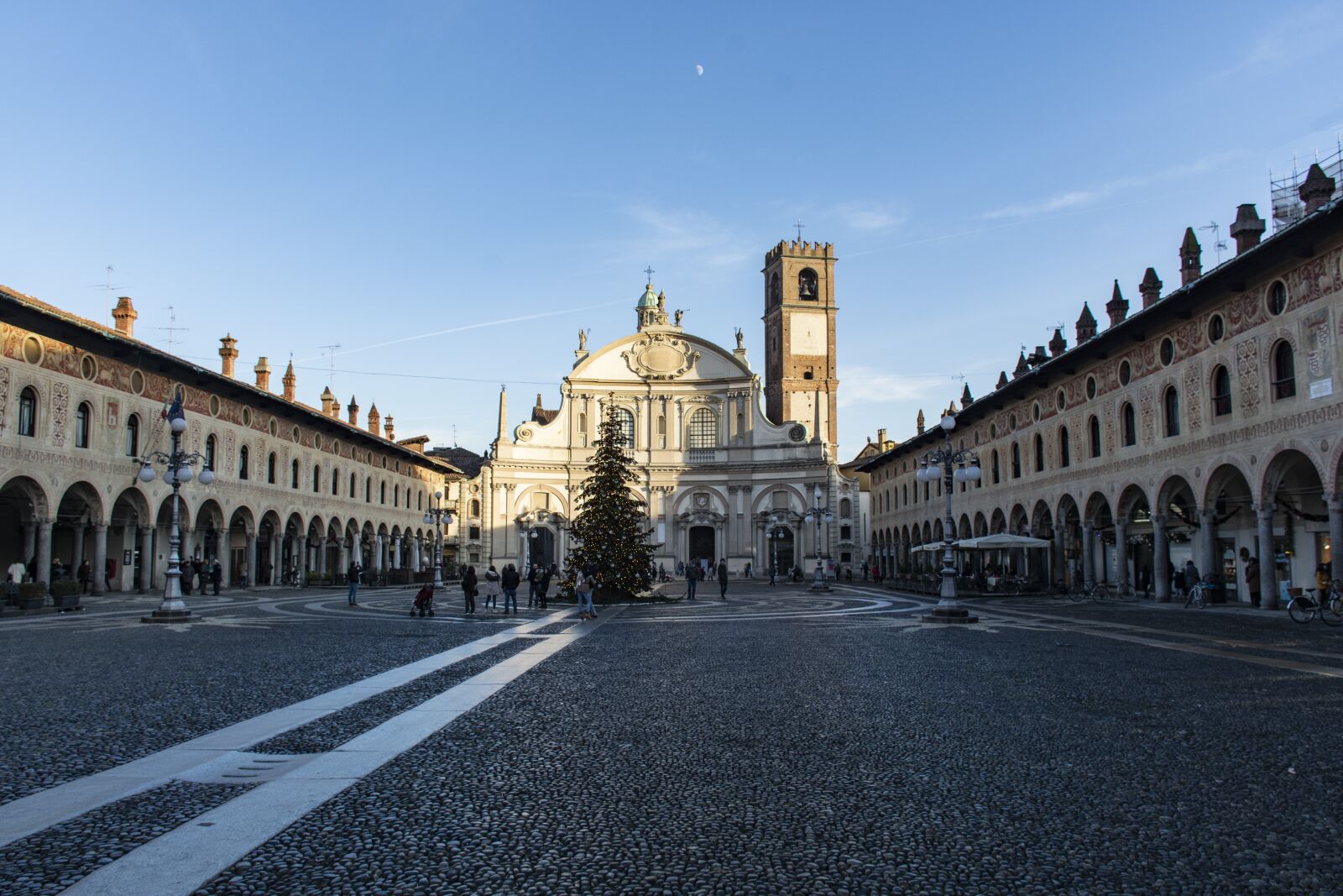 Nikon D7100 sample photo. Piazza, portici, architecture photography