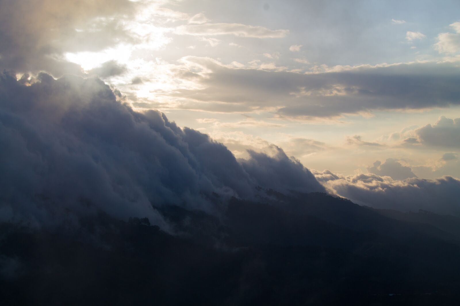 Canon EOS 1100D (EOS Rebel T3 / EOS Kiss X50) sample photo. Sky, clouds, mountain photography