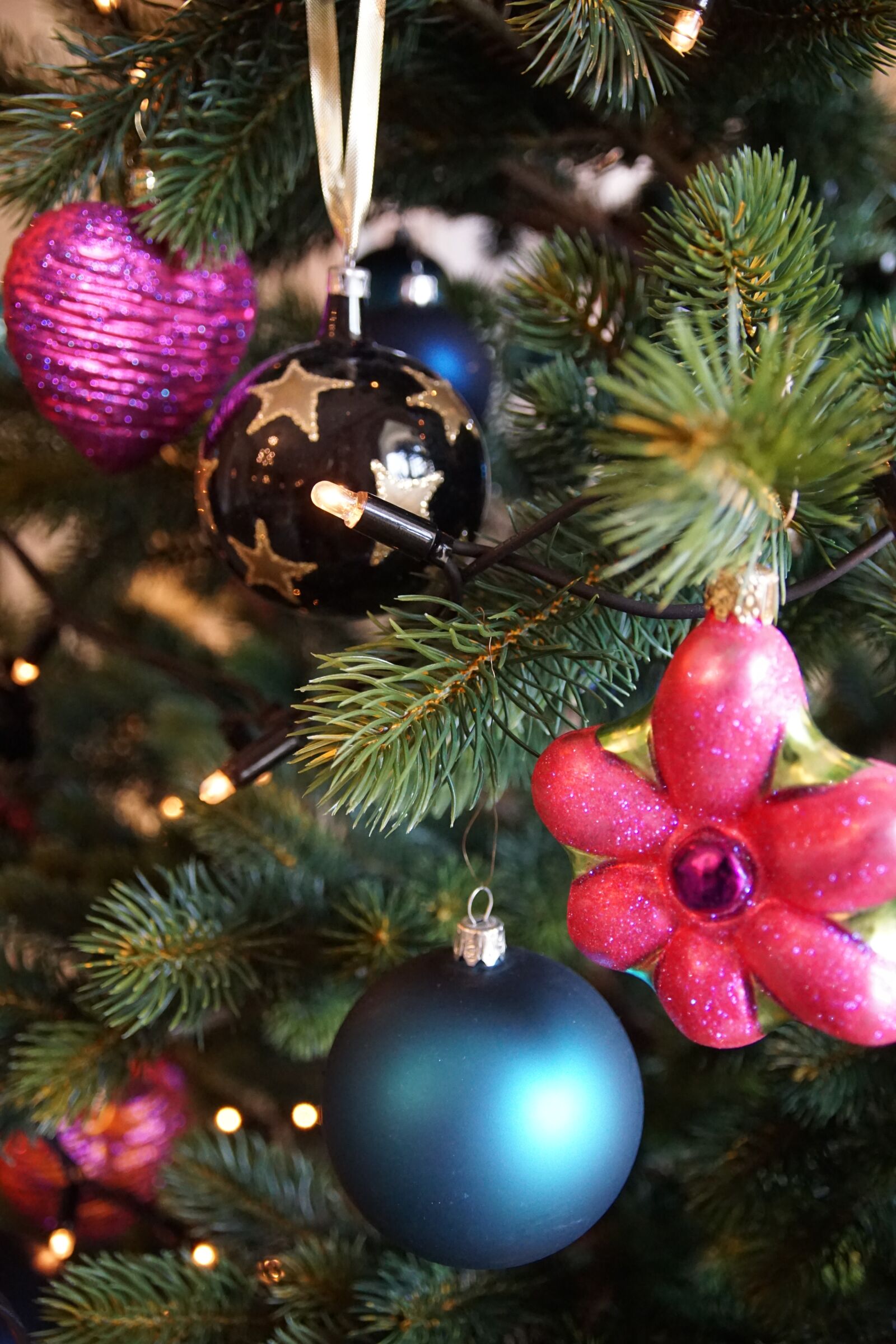 Sony ILCA-77M2 sample photo. Christmas decorations, christmas, christian photography