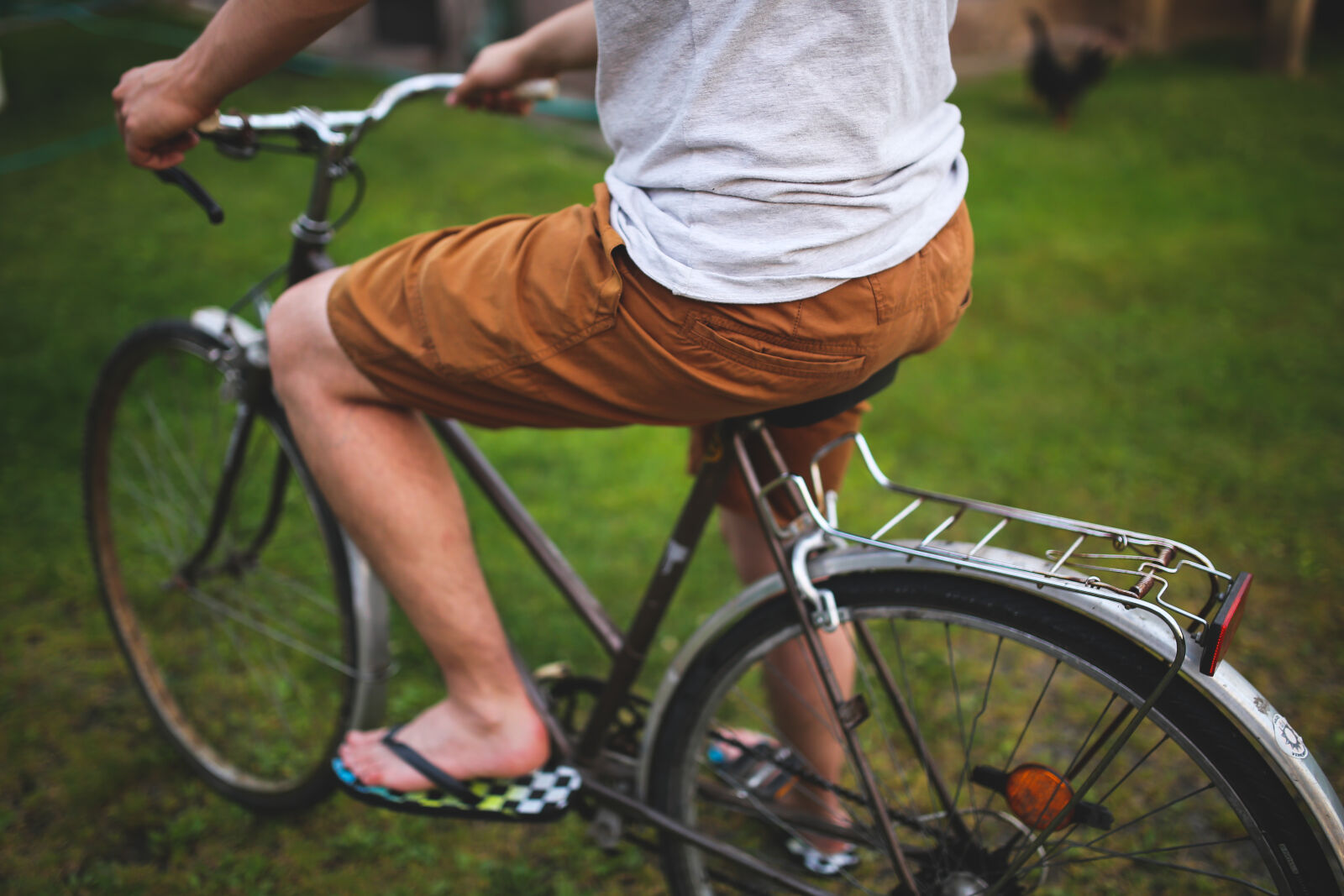 Canon EOS 6D + Sigma 35mm F1.4 DG HSM Art sample photo. Man, on, a, bike photography