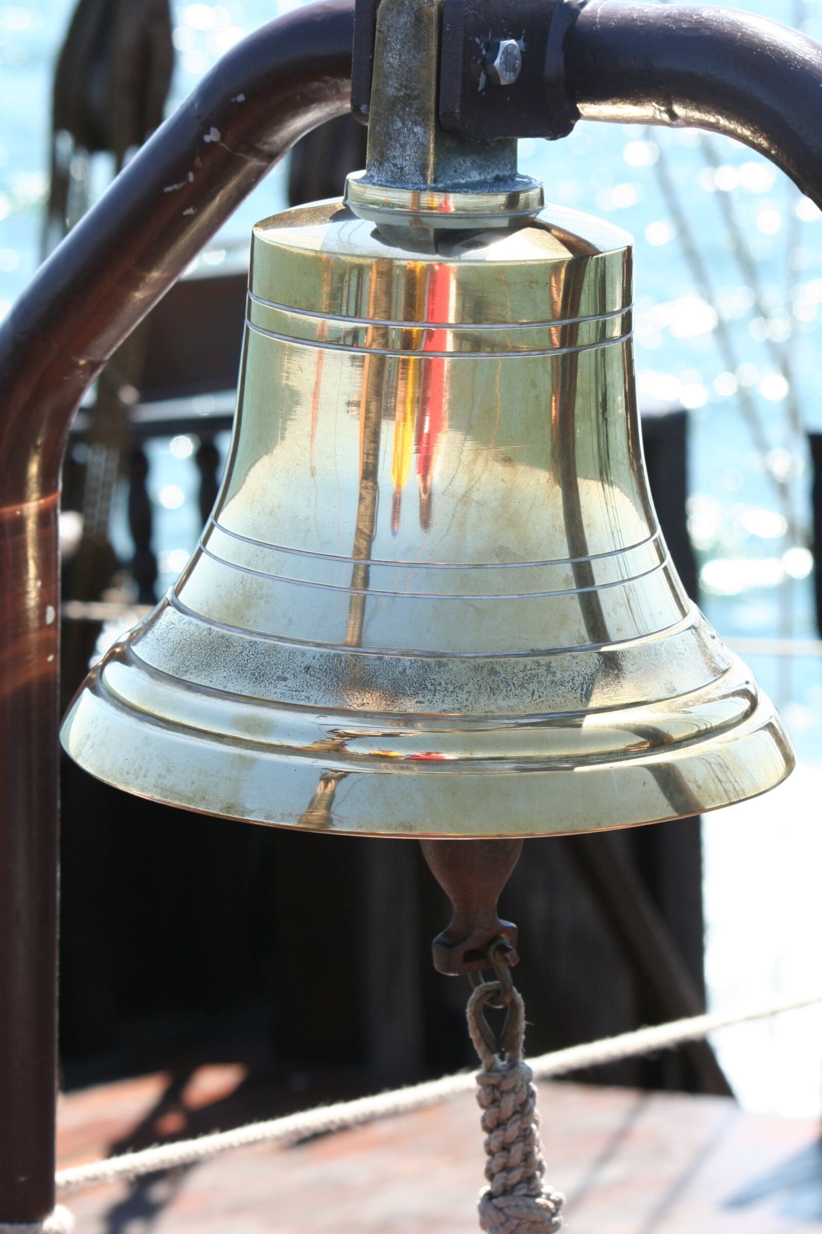 Canon EOS 350D (EOS Digital Rebel XT / EOS Kiss Digital N) sample photo. Ship bell, bell, maritime photography