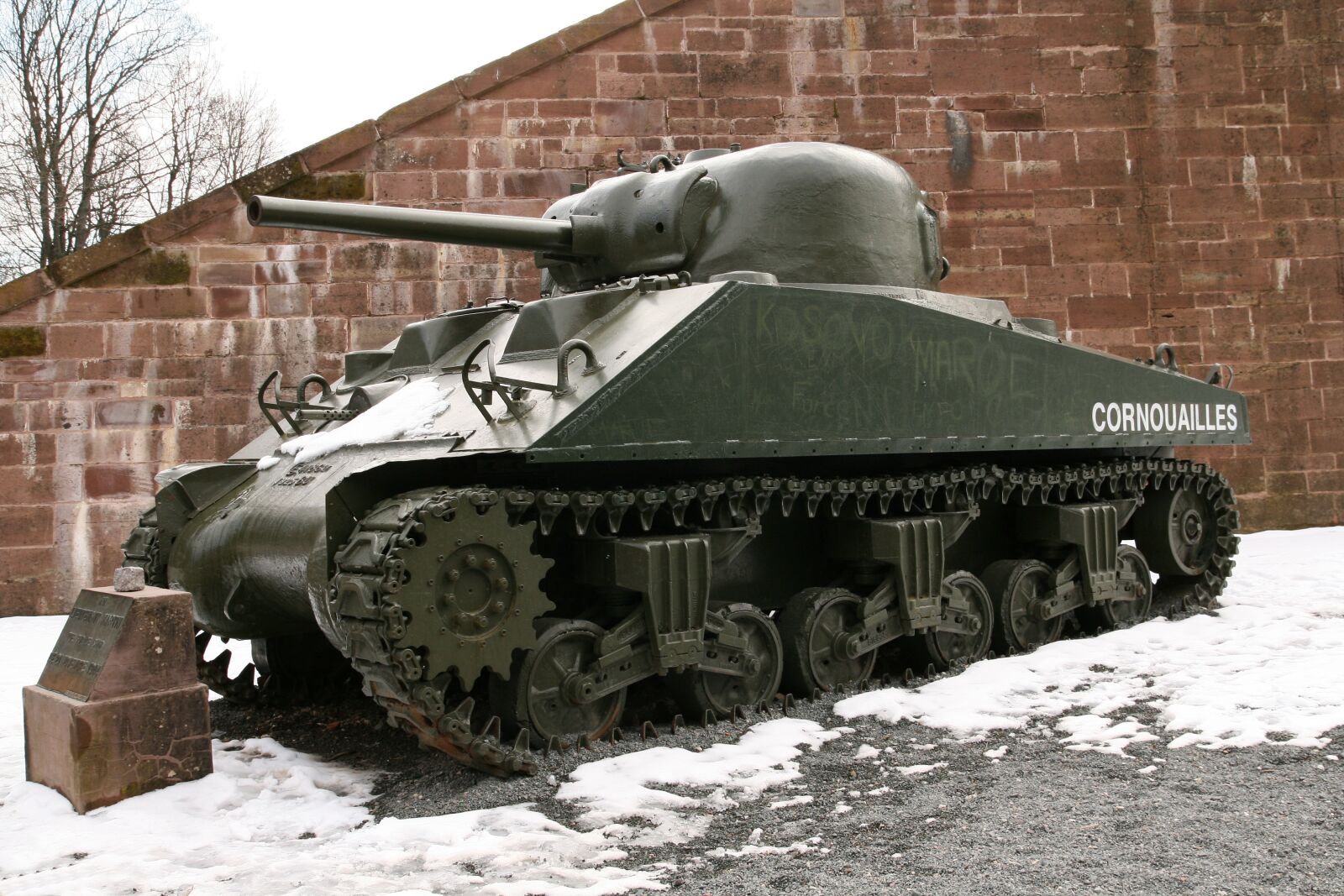 Canon EOS 400D (EOS Digital Rebel XTi / EOS Kiss Digital X) sample photo. Panzer, tank vehicle, sherman photography