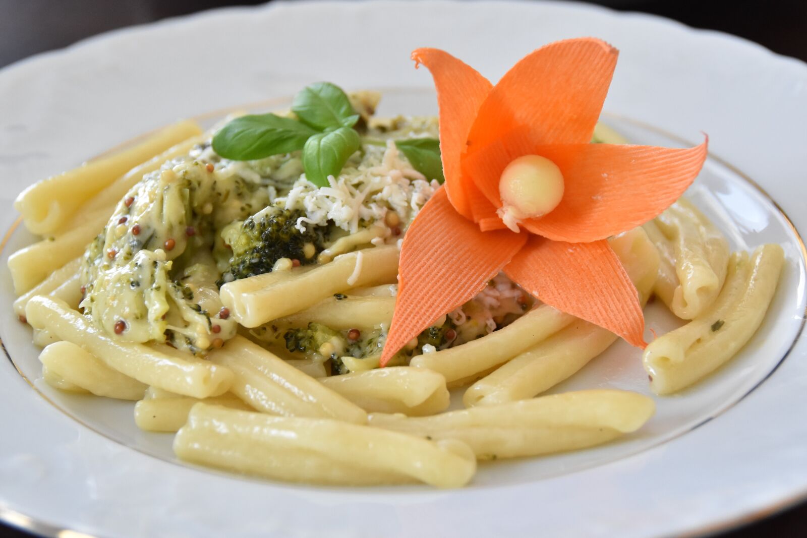 Nikon D5500 sample photo. Pasta, plate, food photography