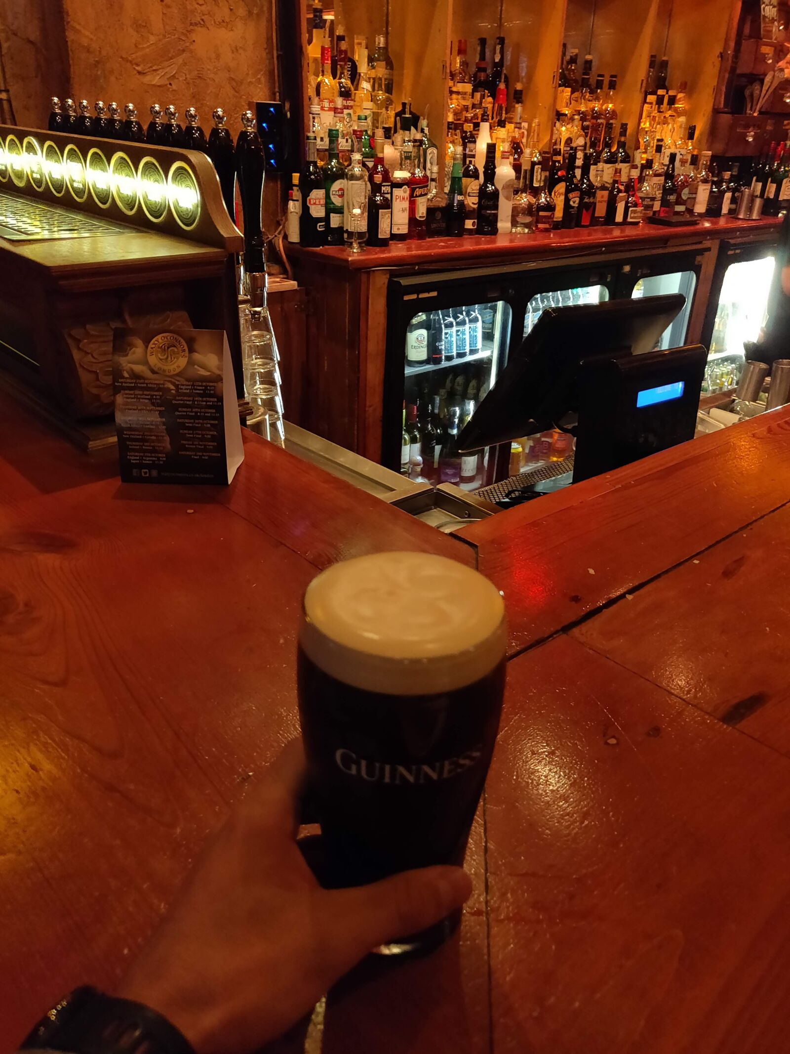 OnePlus A6000 sample photo. Pub, beer, dark photography