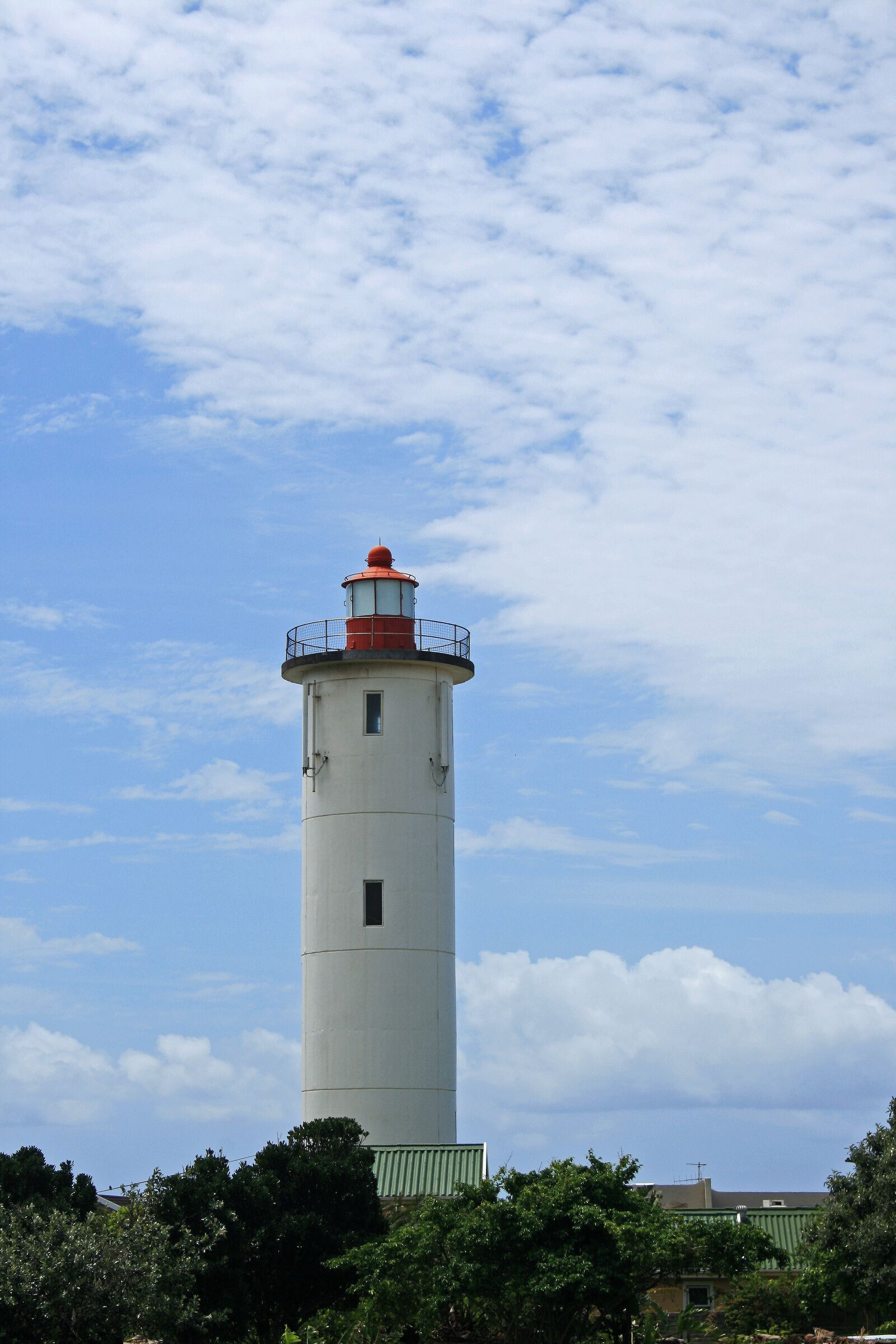 Canon EOS 400D (EOS Digital Rebel XTi / EOS Kiss Digital X) sample photo. Lighthouse, white, tall photography