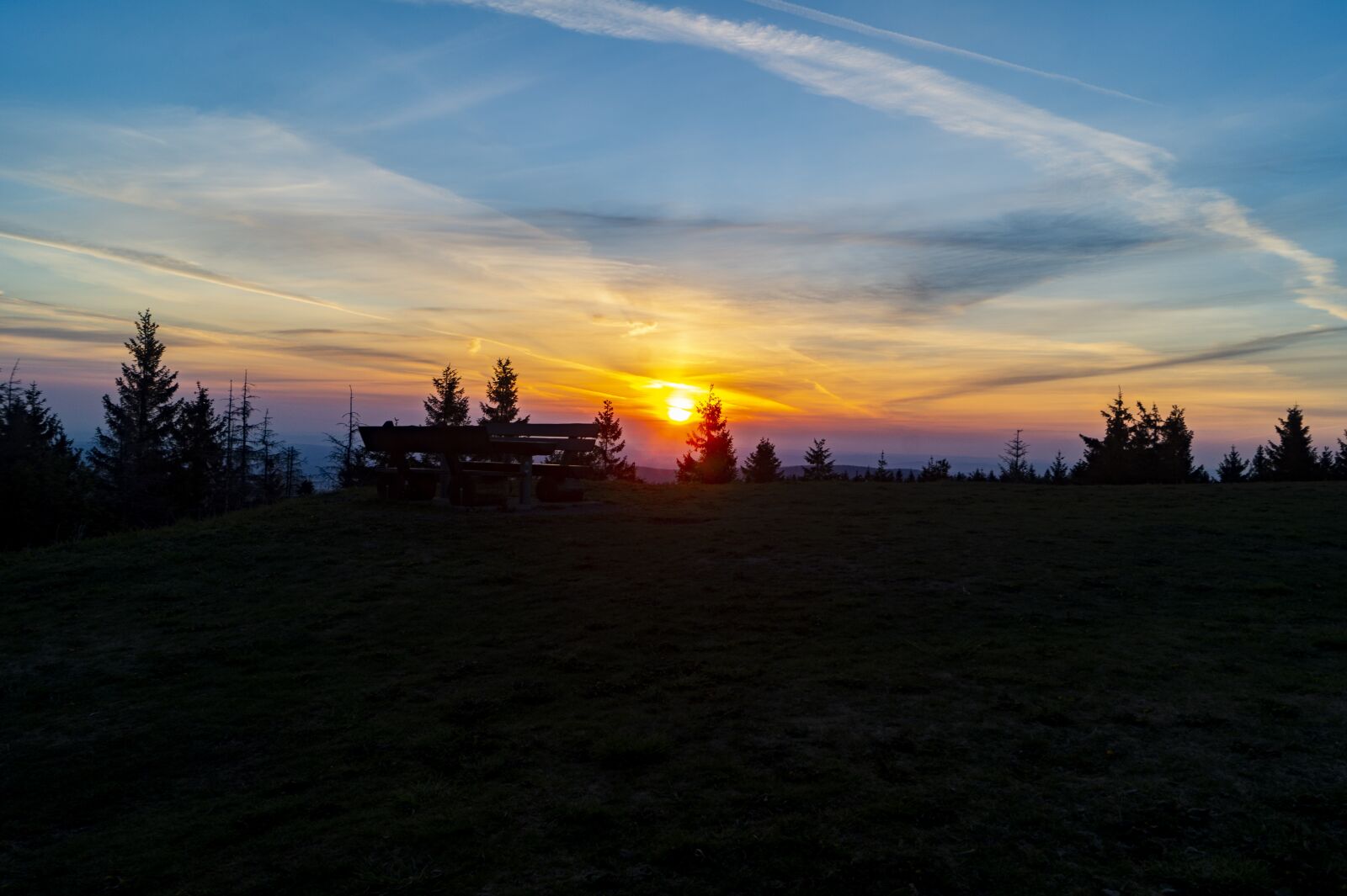 Sony DT 18-55mm F3.5-5.6 SAM II sample photo. Sunrise, landscape, mountains photography