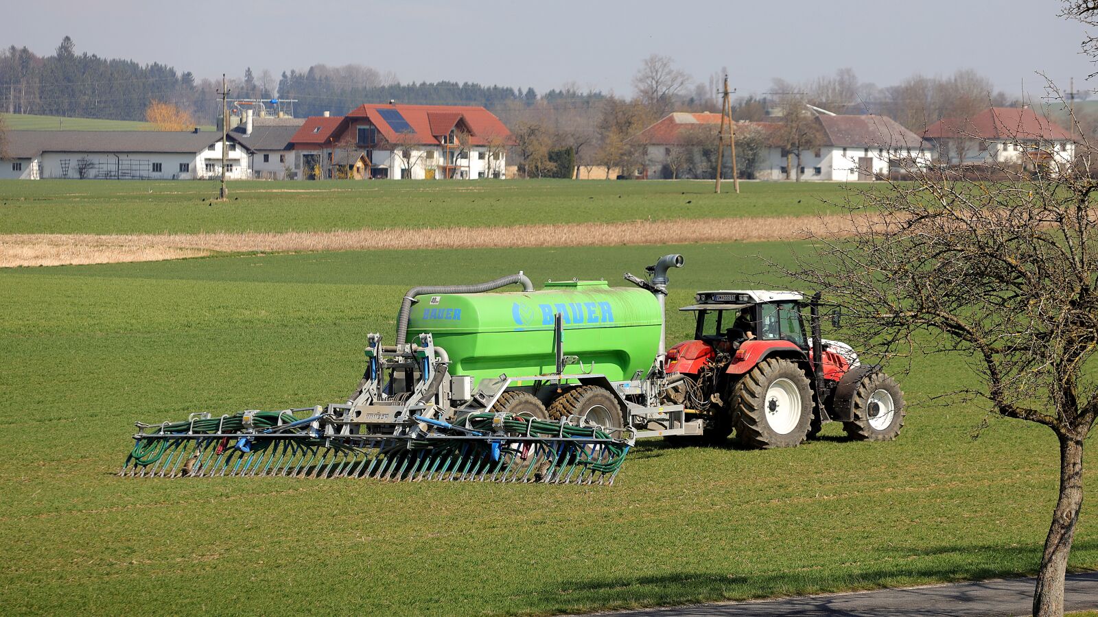 Canon EOS R + Canon EF 70-300 F4-5.6 IS II USM sample photo. Agriculture, fertilization, liquid manure photography