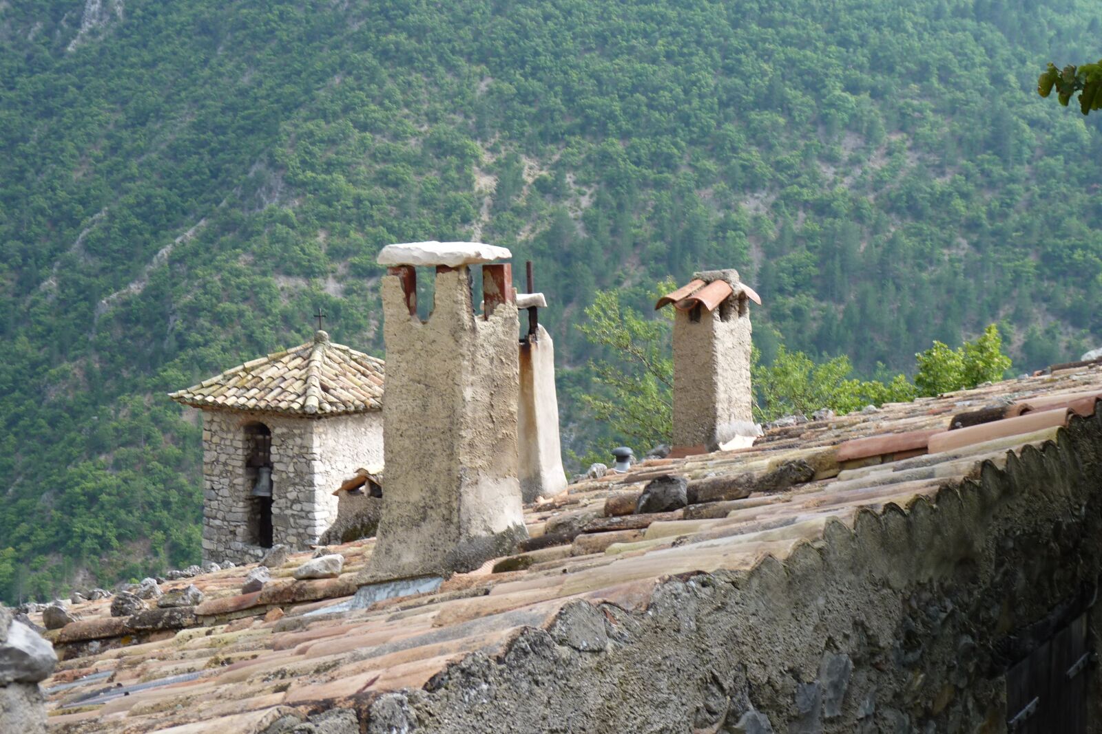 Panasonic Lumix DMC-FZ35 (Lumix DMC-FZ38) sample photo. Fireplace, roof, france photography