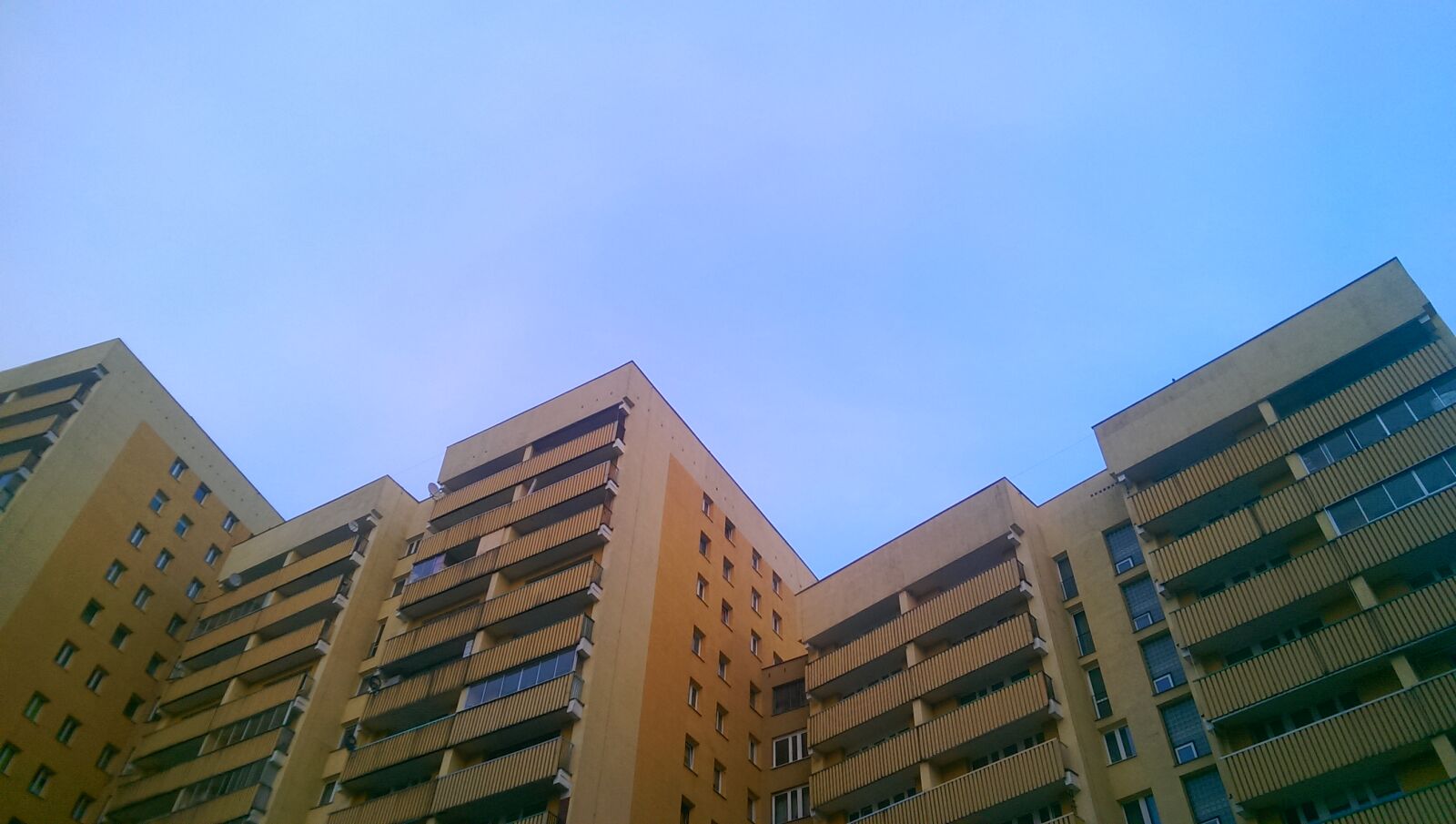 HTC ONE MINI sample photo. Buildings, sky photography