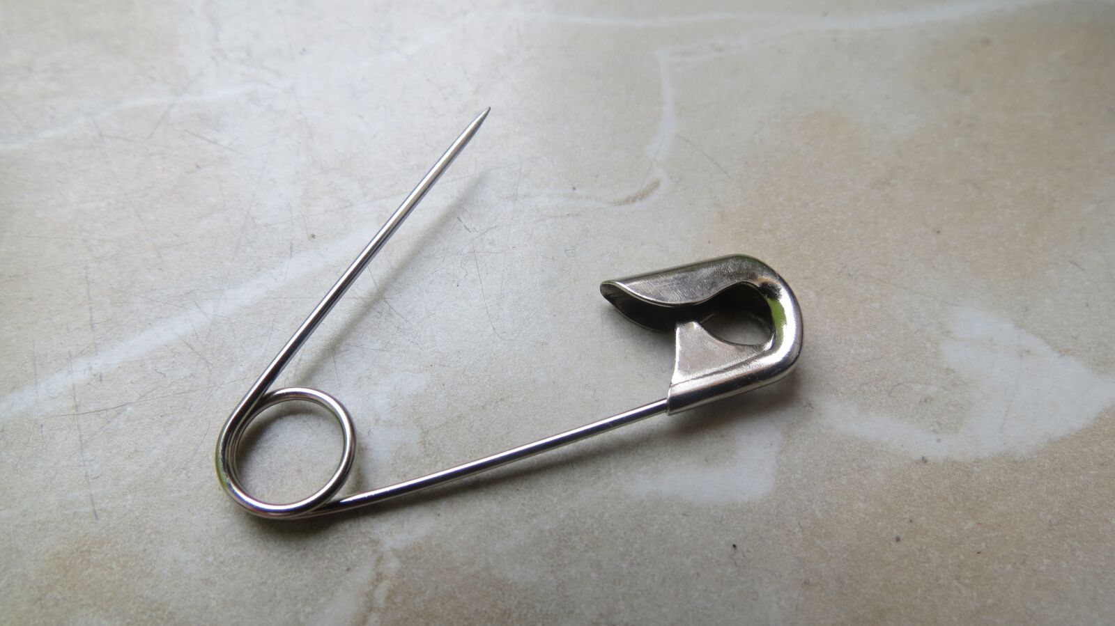 Canon PowerShot SX40 HS sample photo. Safety pin, needle, sew photography