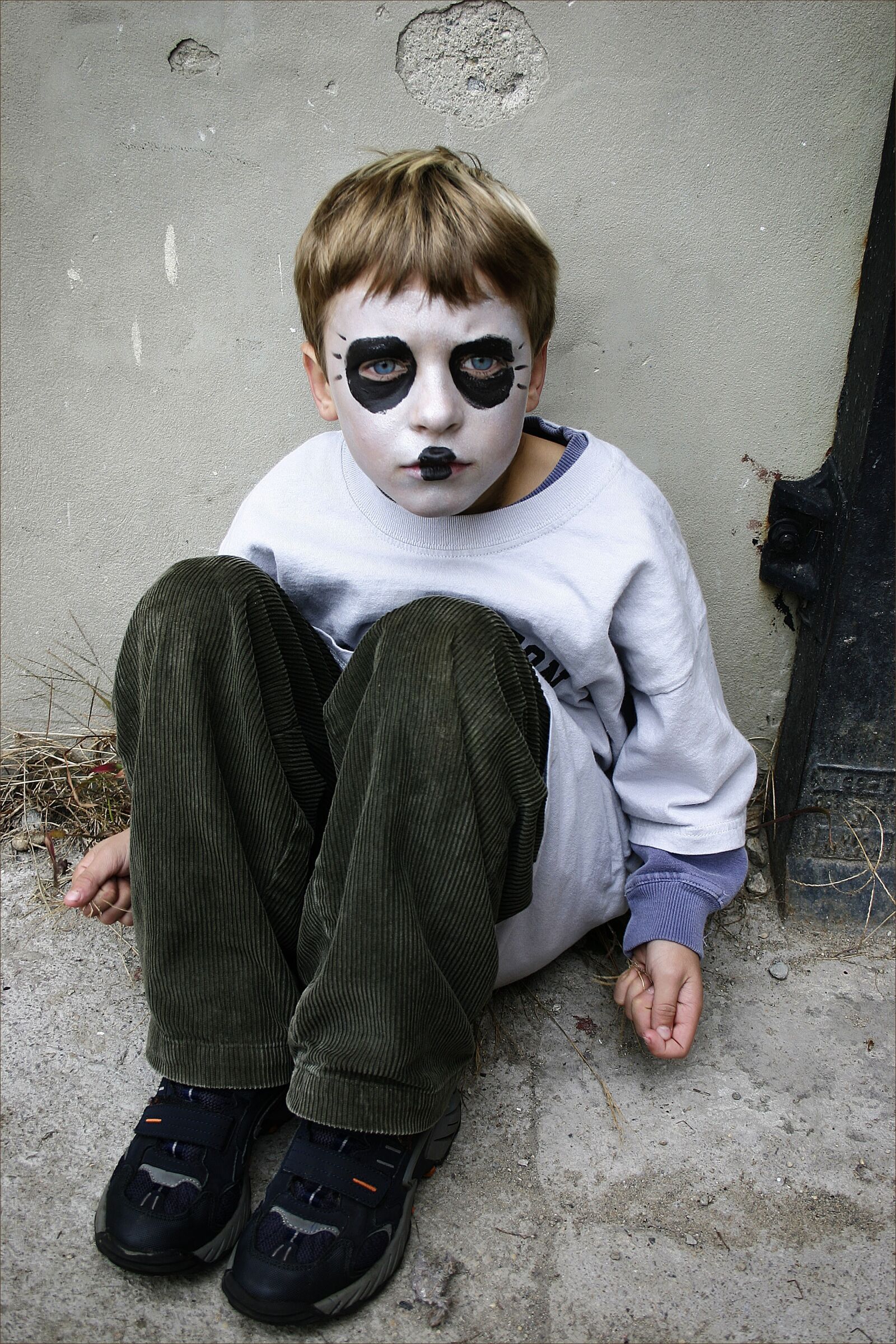 Canon EOS 300D (EOS Digital Rebel / EOS Kiss Digital) sample photo. Child, mask, painted face photography
