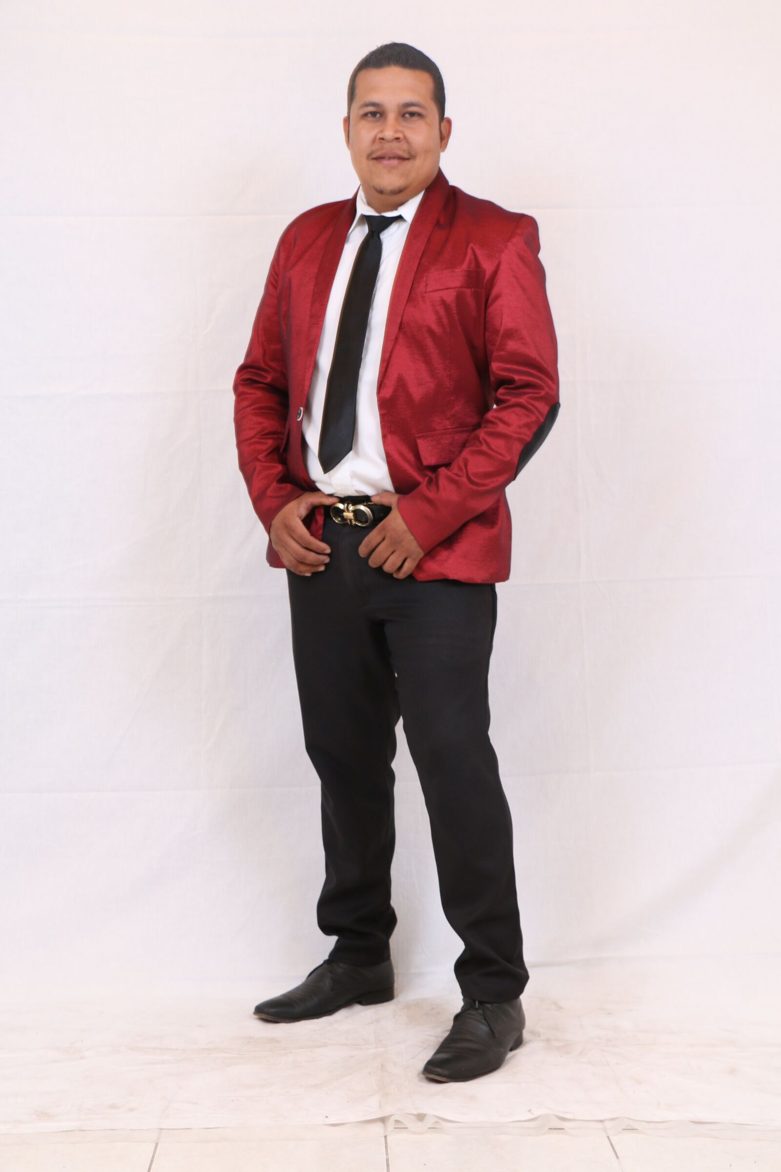 Canon EOS 70D sample photo. Costume, jacket, red photography