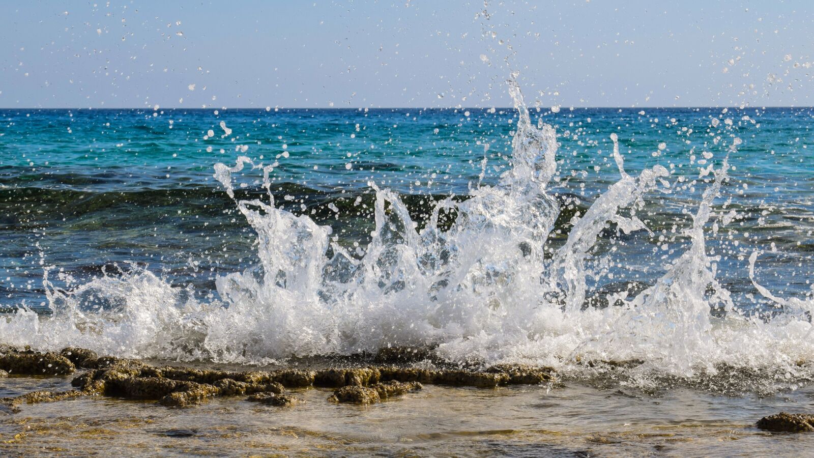 Nikon D3300 sample photo. Drops, spray, foam photography
